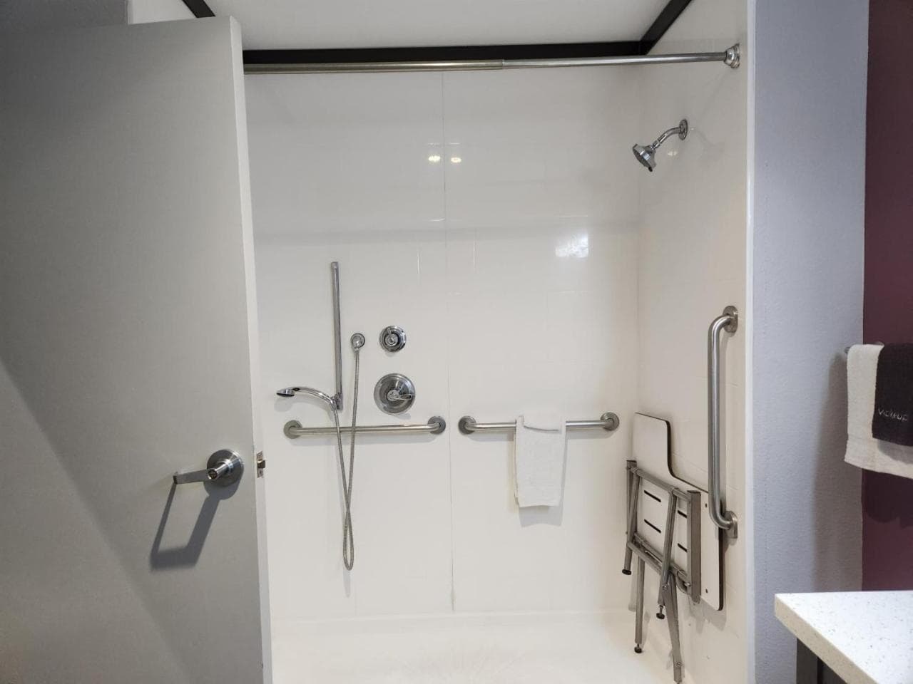 La Quinta by Wyndham Dallas Grand Prairie North gallery photo in Grand Prairie, TX — image 21