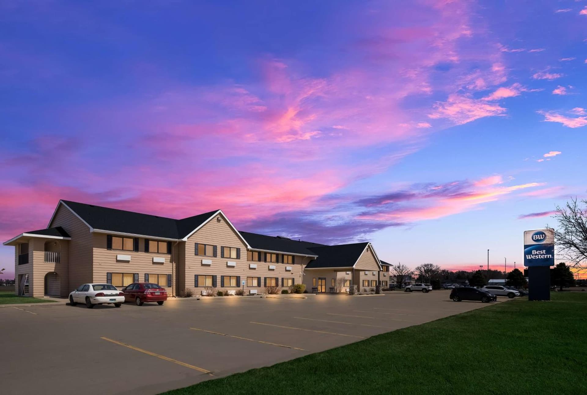 Best Western Vermillion Inn featured exterior or lobby in Vermillion, SD — similar hotel