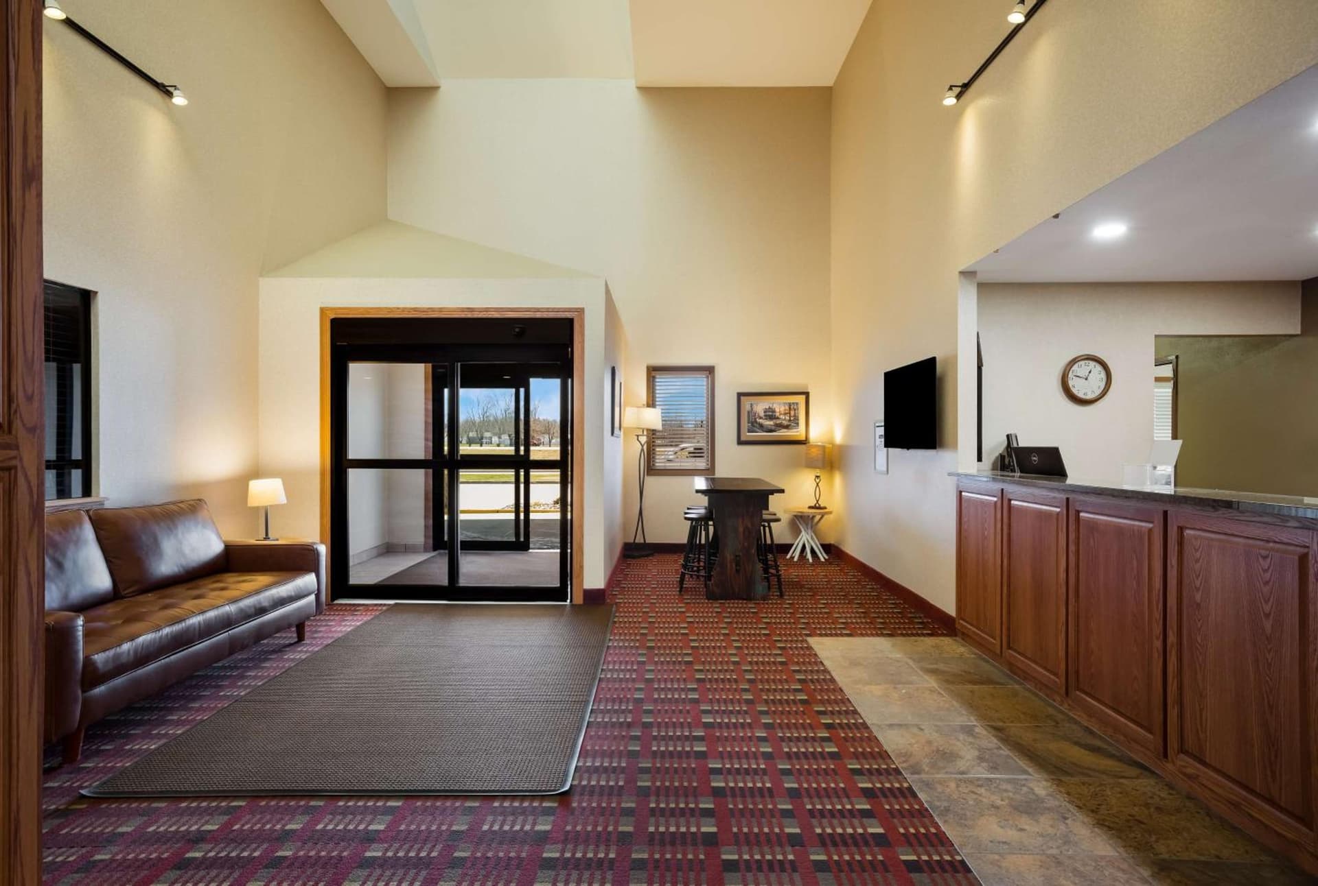 Best Western Vermillion Inn interior in Vermillion, SD — gallery photo 2