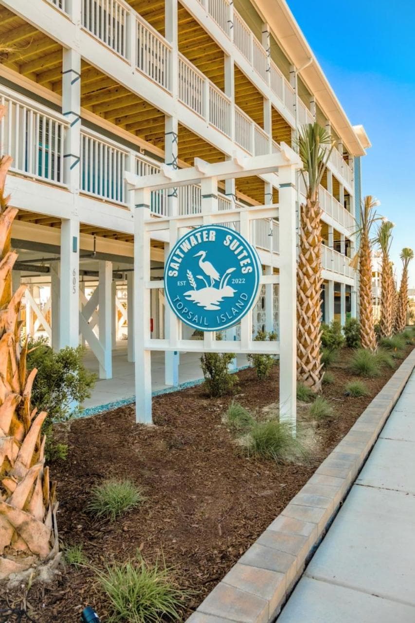 302 Queen Suite, 3rd Floor Low Tide gallery photo in Surf City, NC — image 23