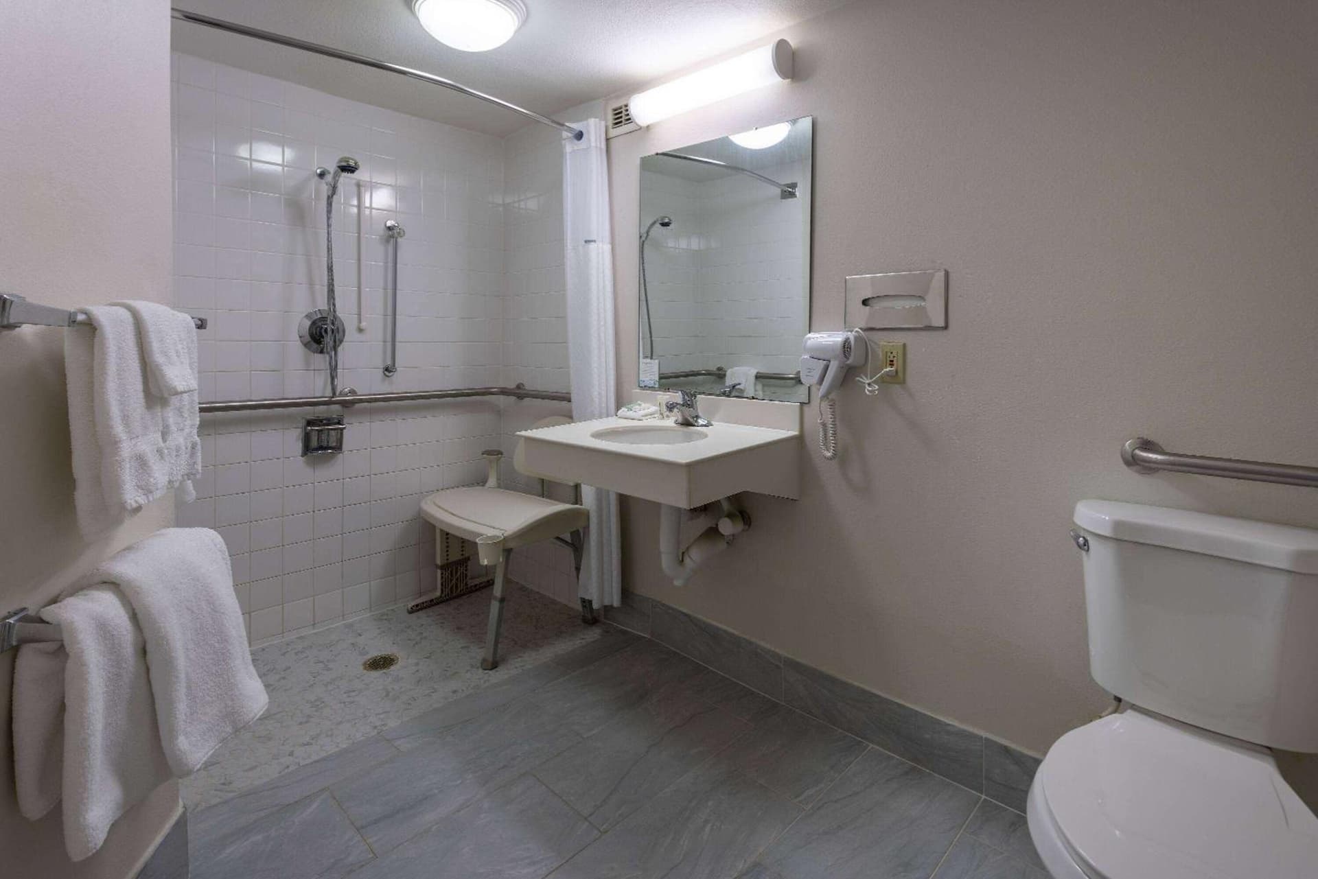 La Quinta by Wyndham Kingsport Tri Cities Airport gallery photo in Blountville, TN — image 12