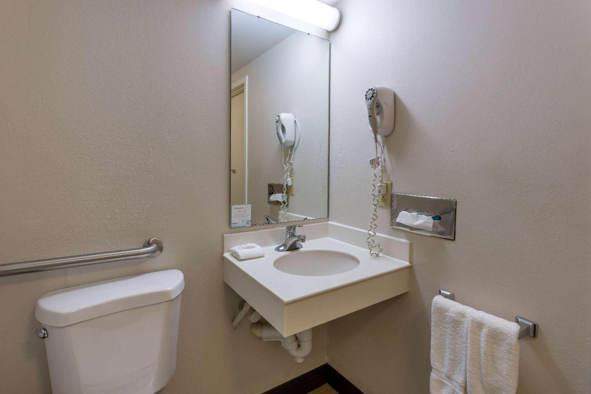 La Quinta by Wyndham Kingsport Tri Cities Airport gallery photo in Blountville, TN — image 18