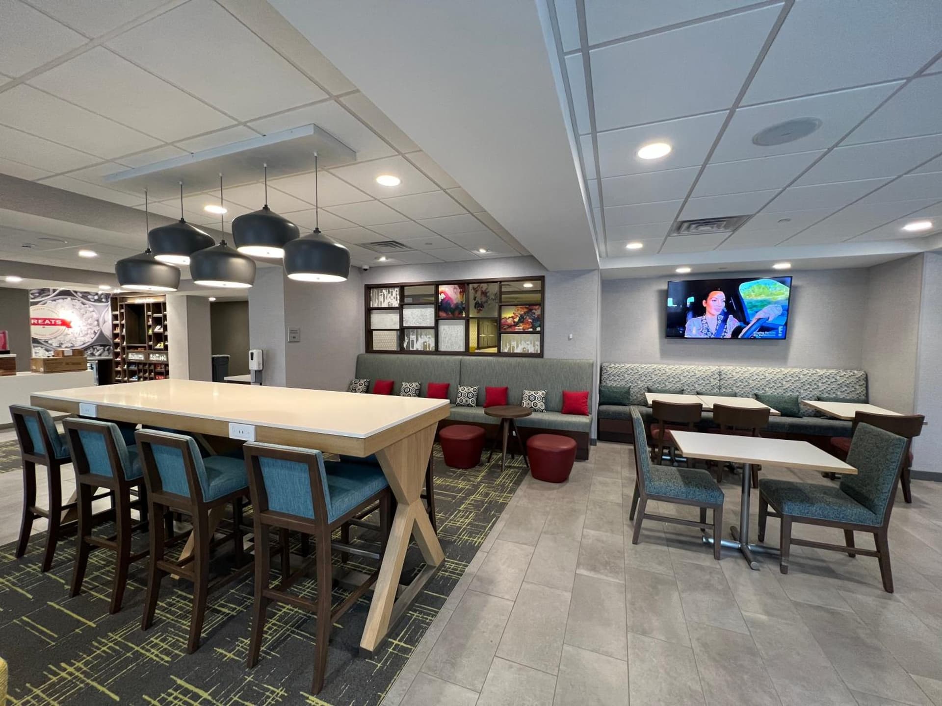 Hampton Inn Lincoln White Mountains gallery photo in Lincoln — image 37