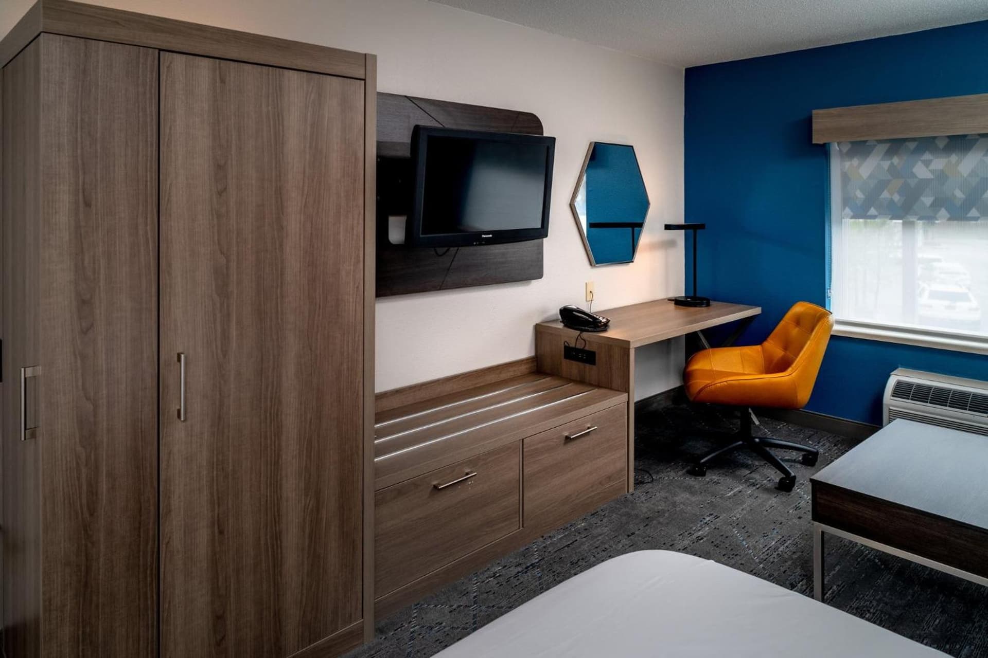 Holiday Inn Express - Charleston/Kanawha City by IHG gallery photo in Charleston, WV — image 51