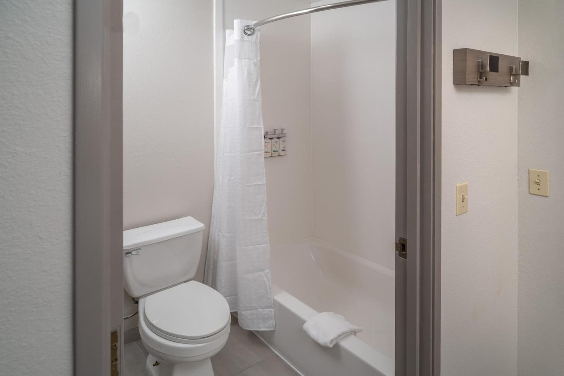 Holiday Inn Express - Charleston/Kanawha City by IHG gallery photo in Charleston, WV — image 32