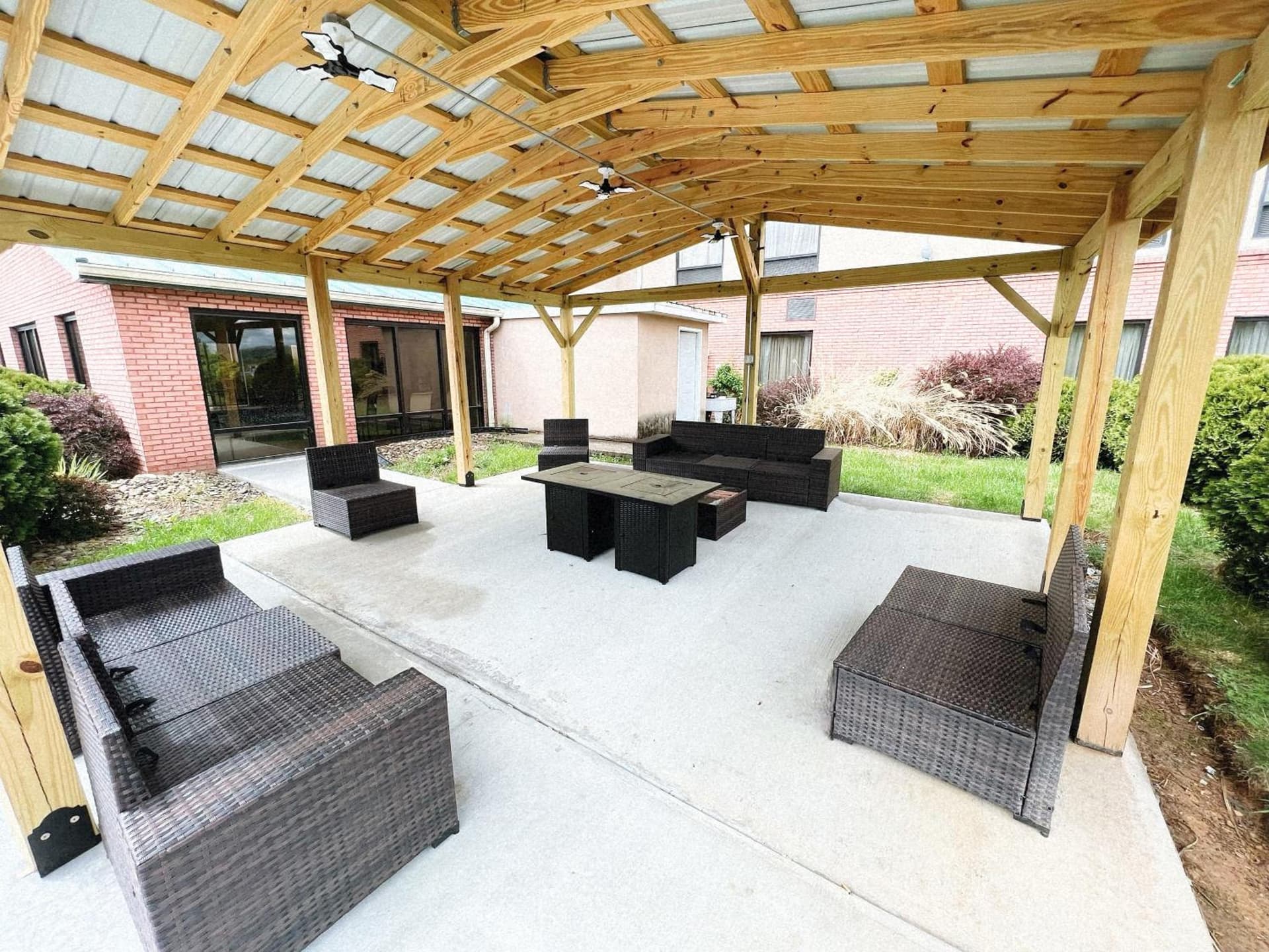 Holiday Inn Express Hotel & Suites Charleston-Southridge by IHG gallery photo in Charleston, WV — image 12