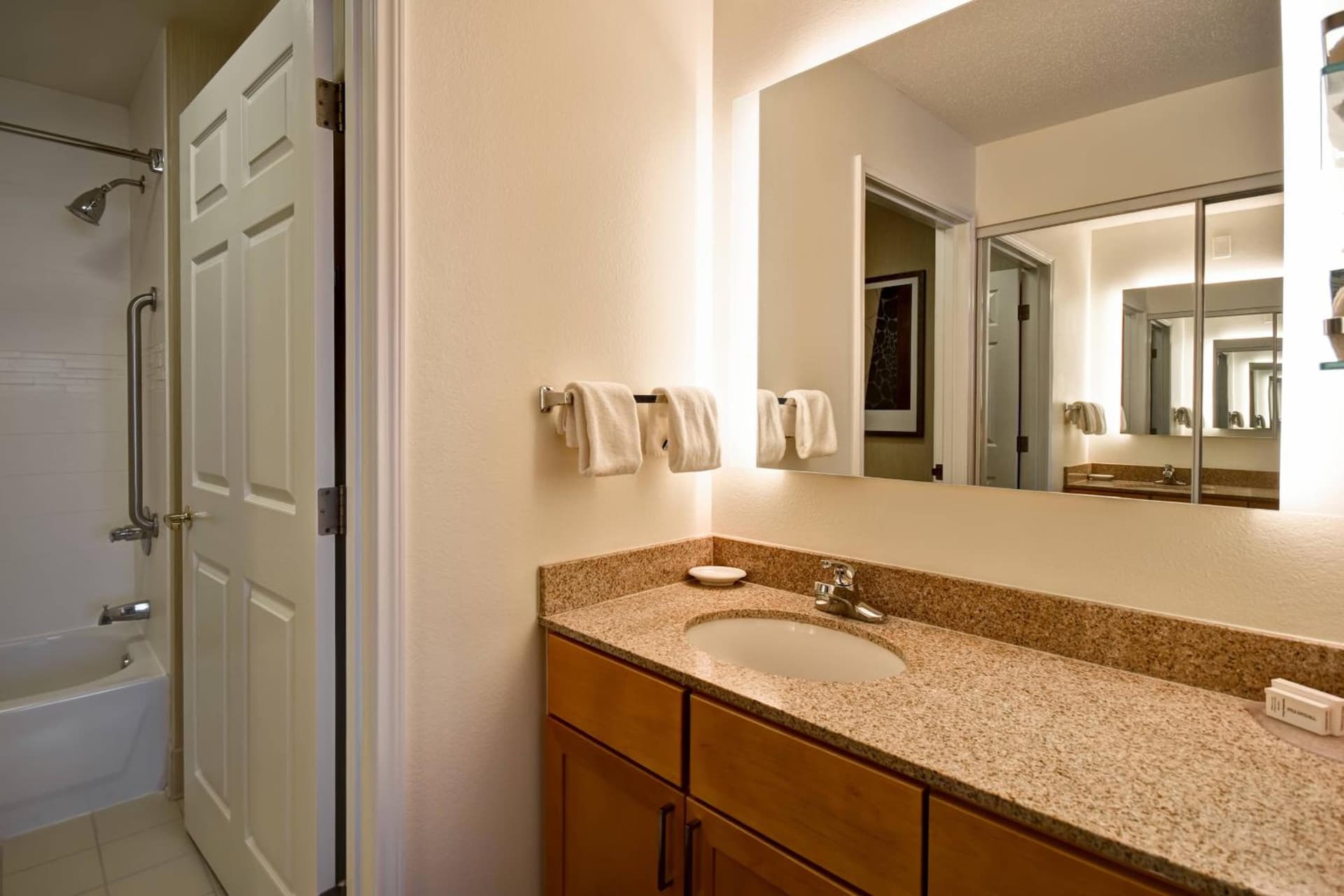 Residence Inn by Marriott Dayton Beavercreek gallery photo in Beavercreek, OH — image 14