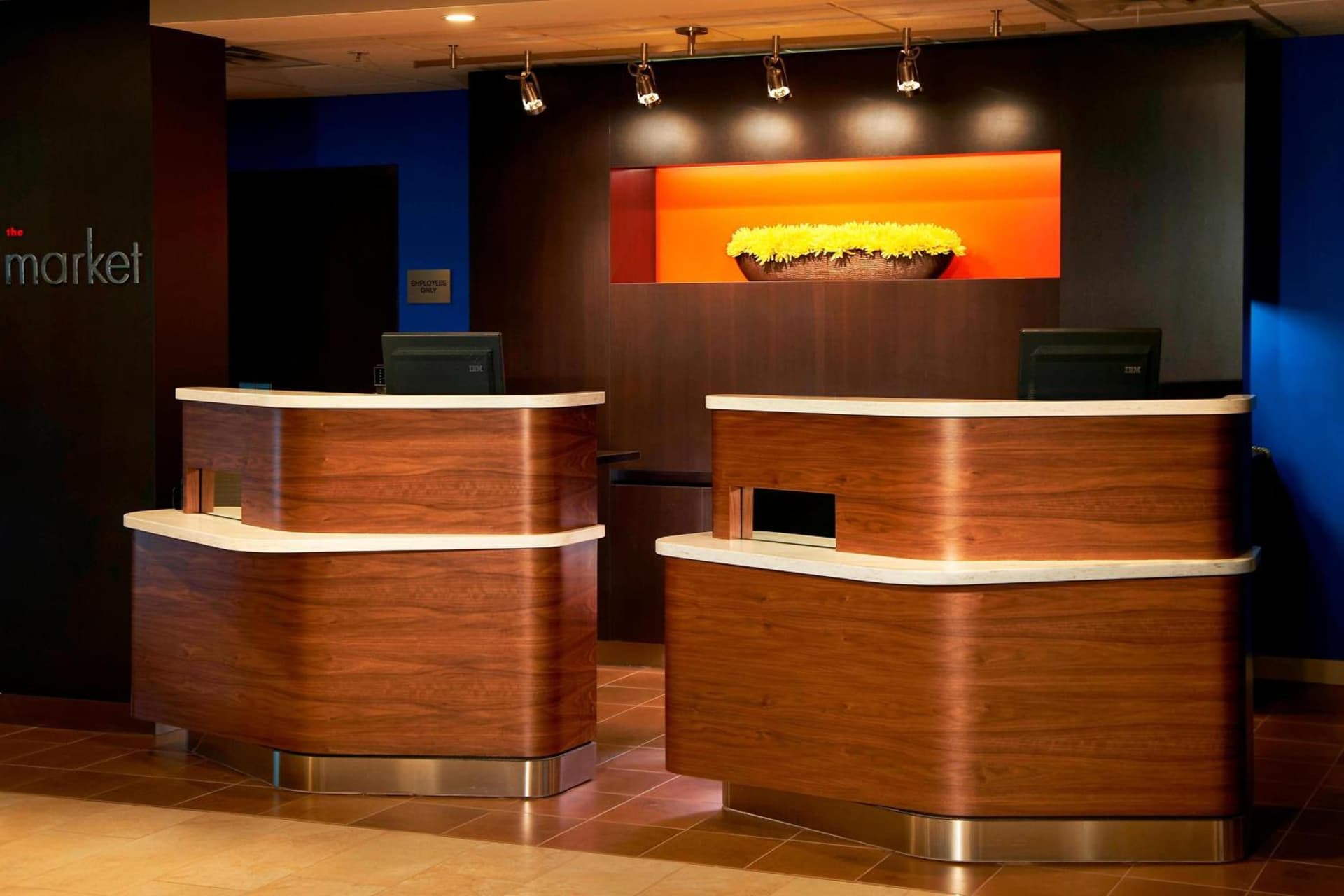 Courtyard Cleveland Airport South interior in Middleburg Heights, OH — gallery photo 2