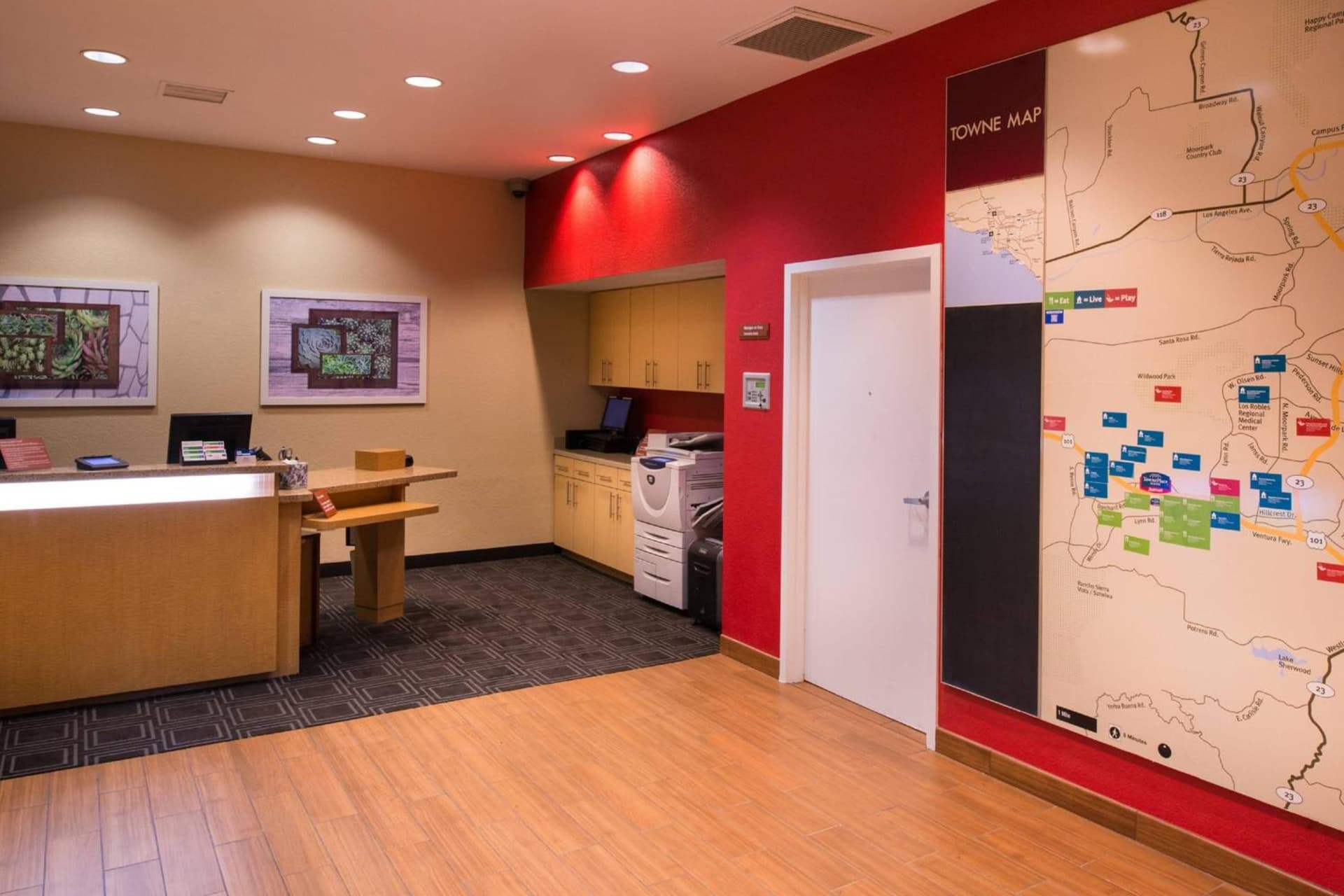 TownePlace Suites by Marriott Thousand Oaks Ventura County property views in Thousand Oaks, CA — gallery photo 3