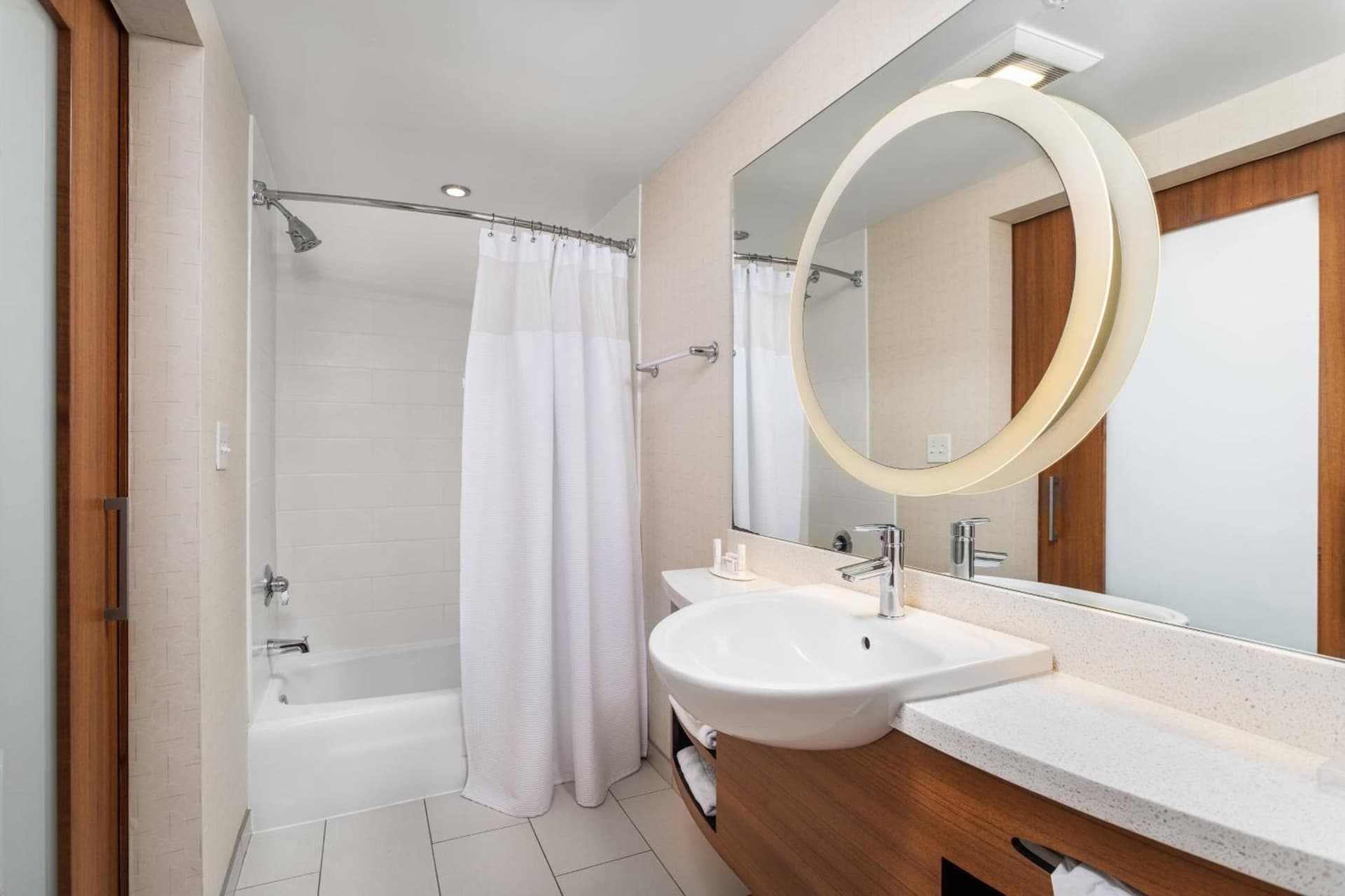 SpringHill Suites by Marriott Downtown Chattanooga/Cameron Harbor gallery photo in Chattanooga, TN — image 6