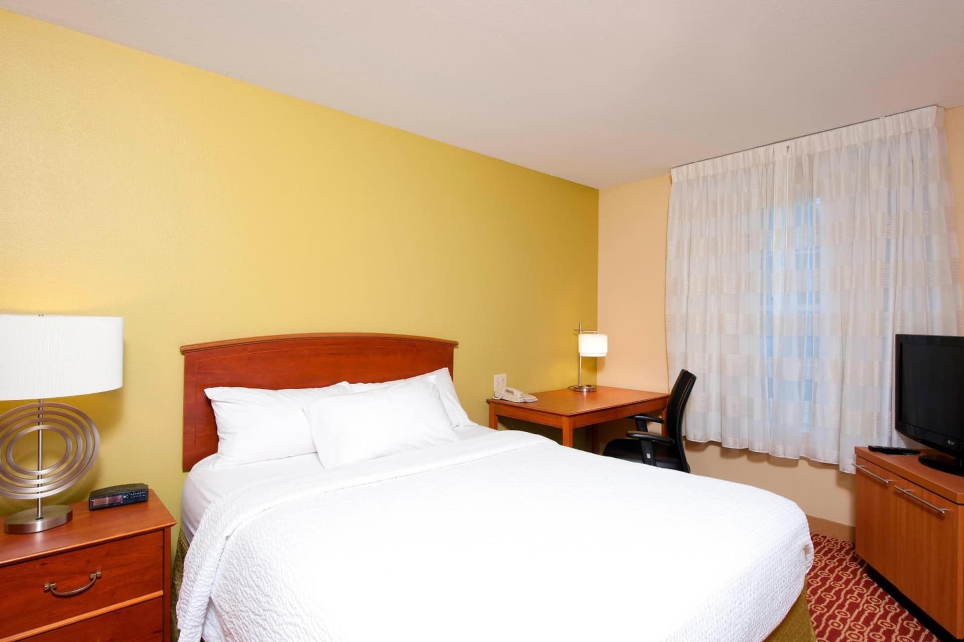 MainStay Suites Bloomington near University gallery photo in Bloomington, IN — image 8