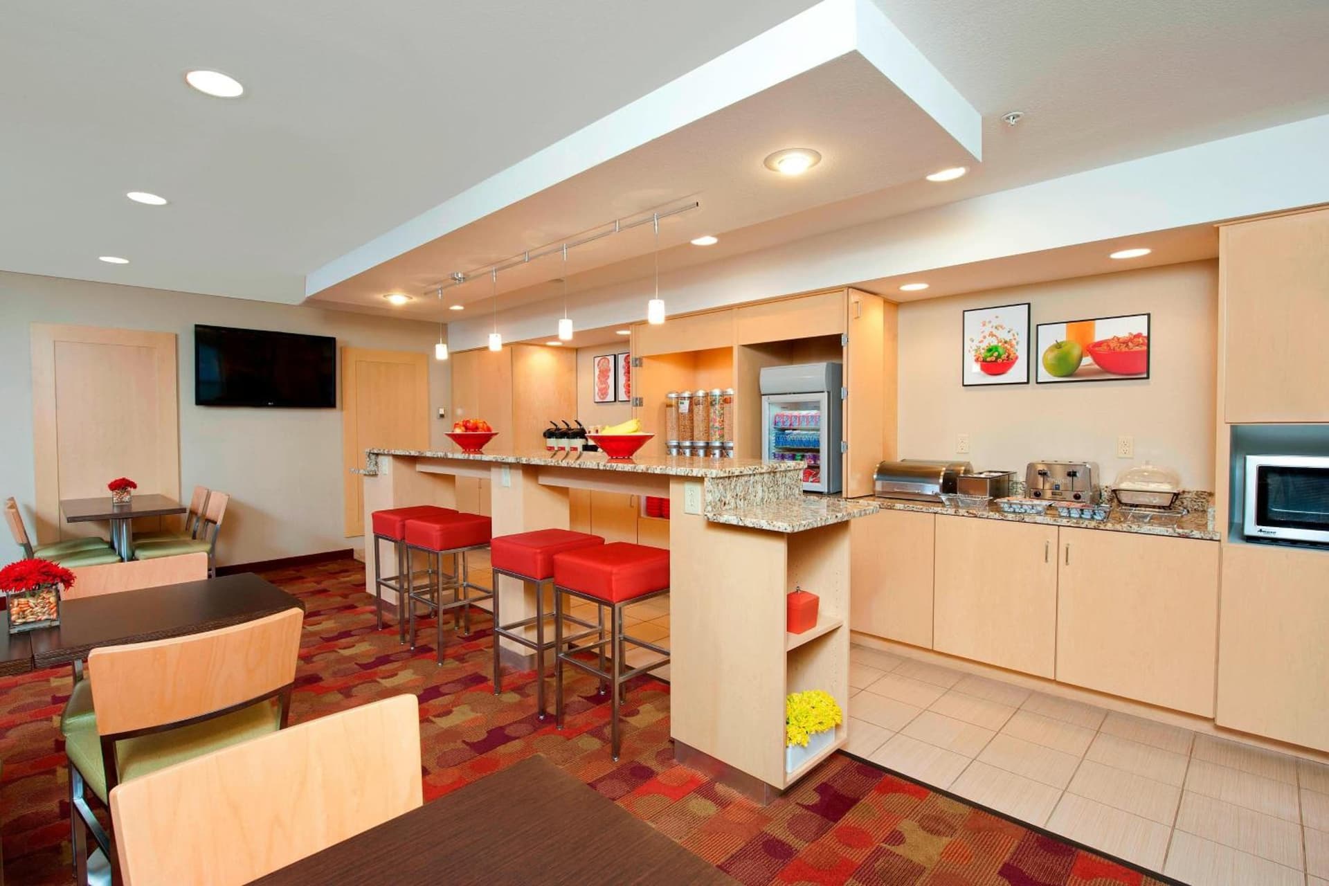 MainStay Suites Bloomington near University gallery photo in Bloomington, IN — image 12