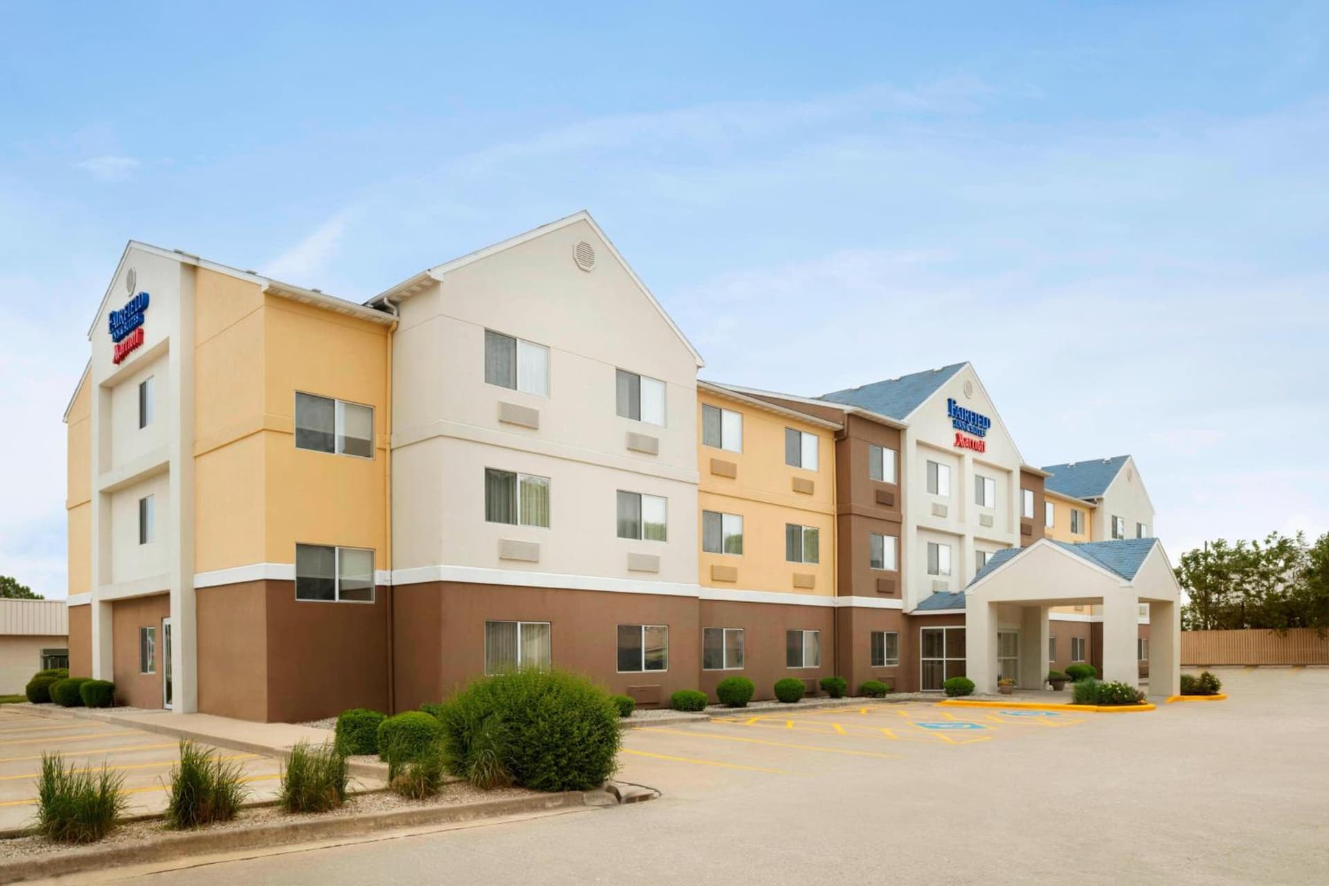 Fairfield Inn & Suites by Marriott Champaign property views in Champaign, IL — gallery photo 3