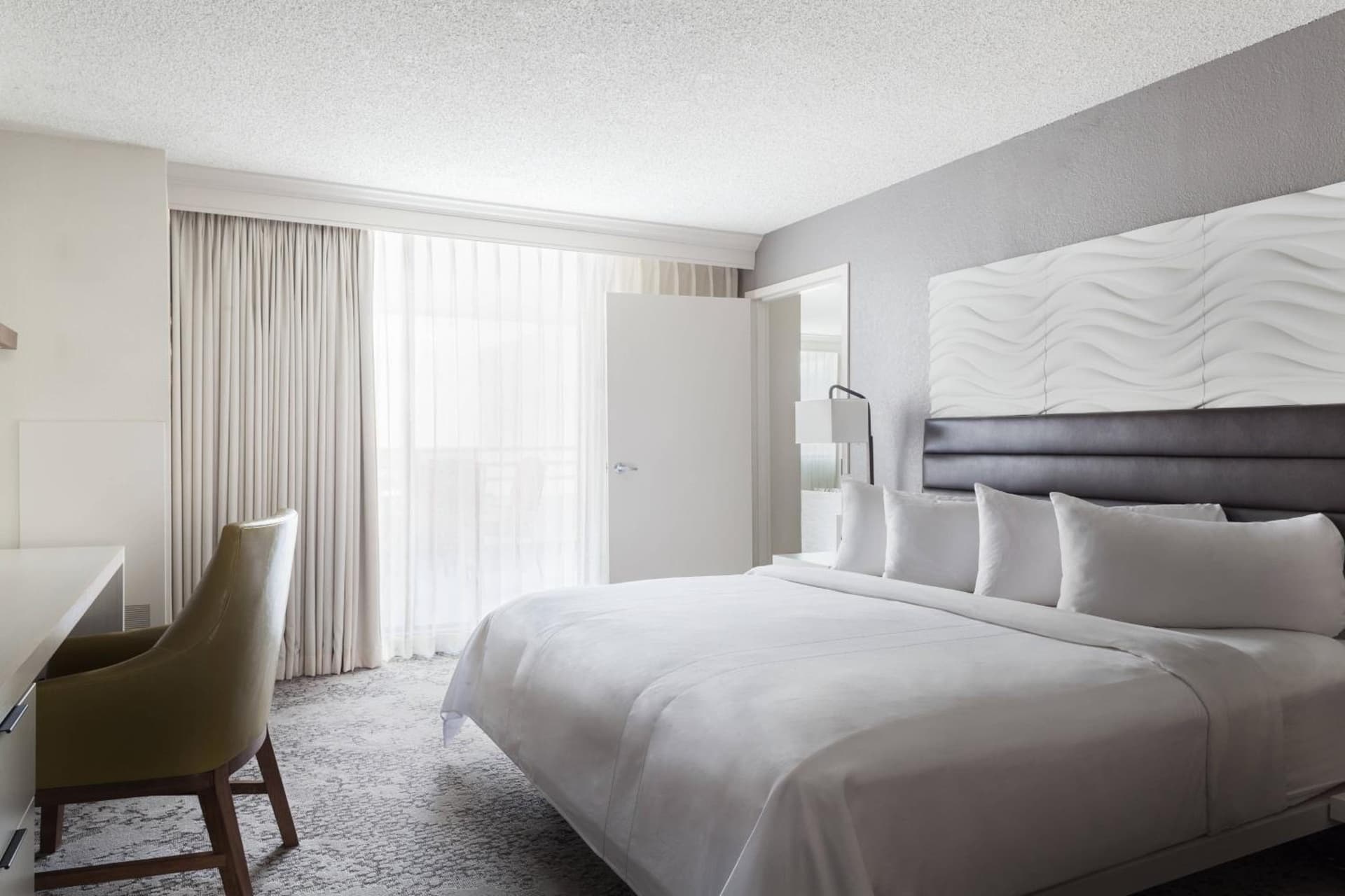 Fort Lauderdale Marriott North interior in Fort Lauderdale, FL — gallery photo 2