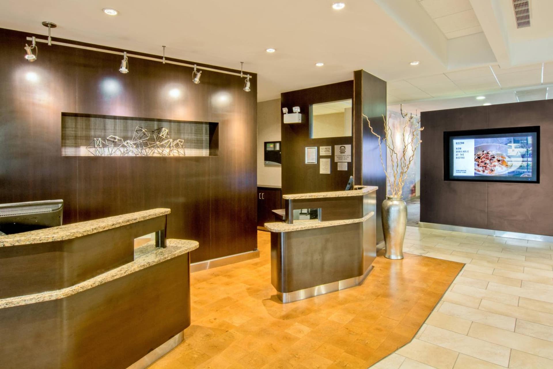 Courtyard by Marriott Clarksville interior in Clarksville, TN — gallery photo 2