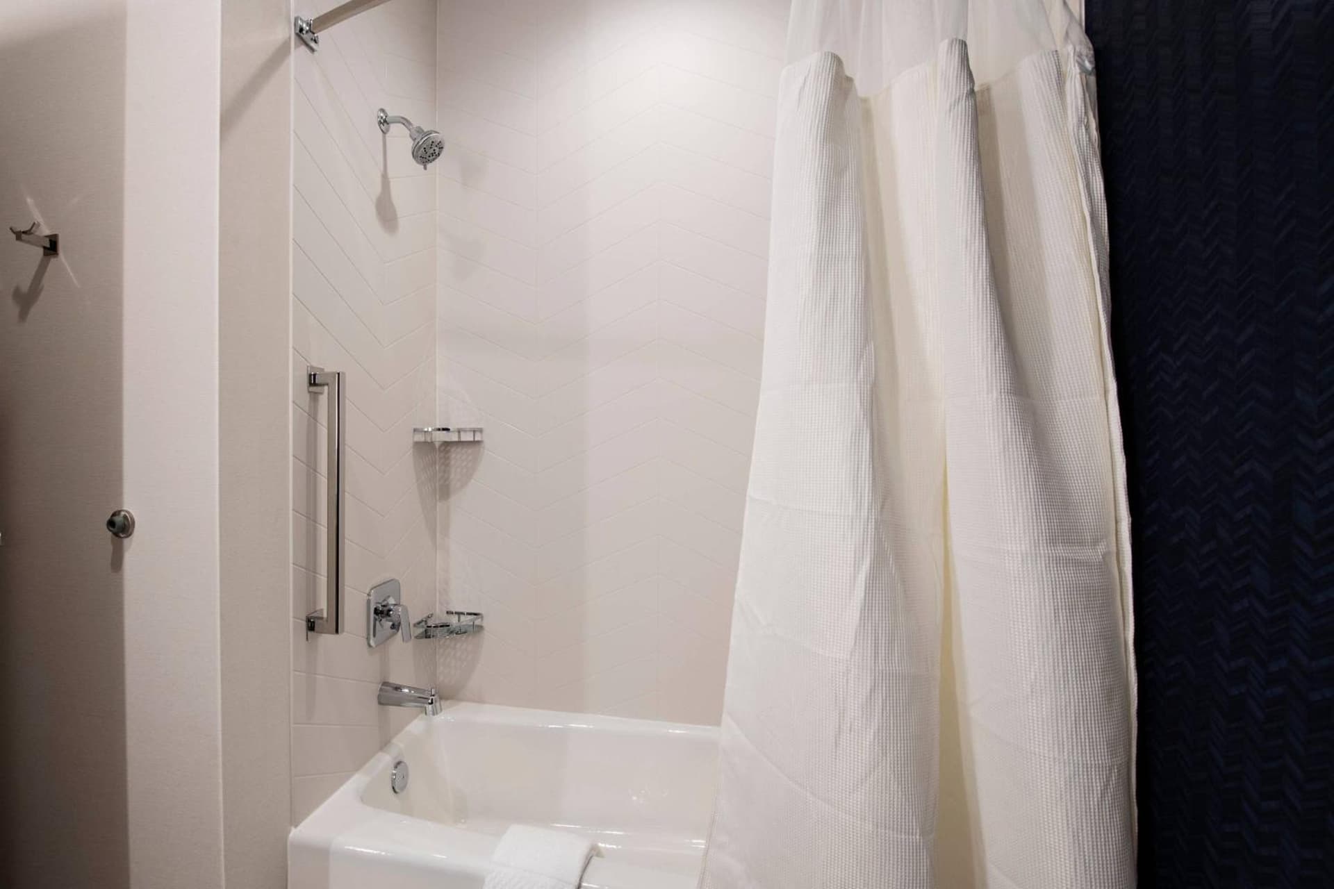 Fairfield Inn & Suites by Marriott Dayton North interior in Murlin Heights, OH — gallery photo 2