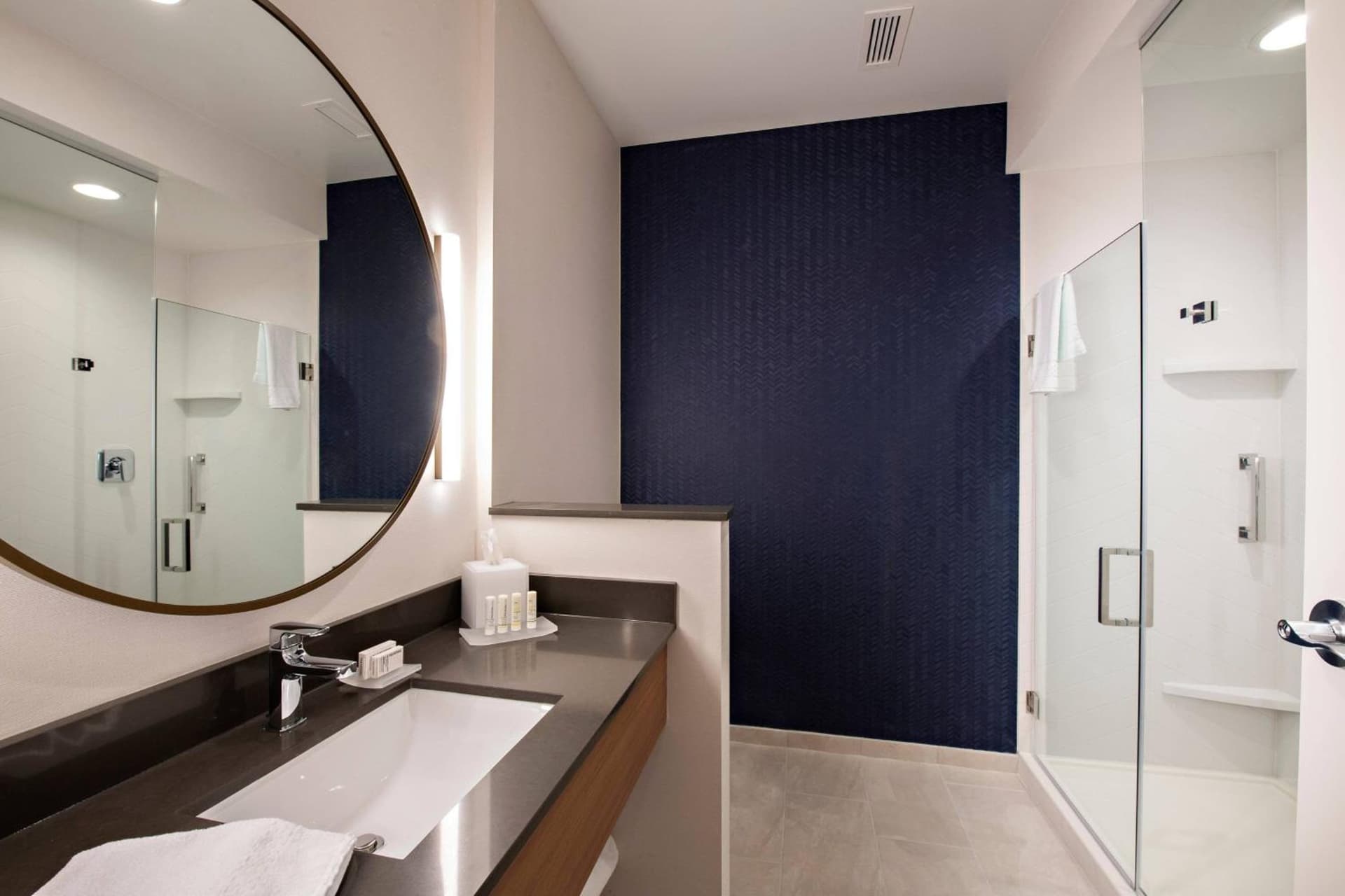 Fairfield Inn & Suites by Marriott Dayton North gallery photo in Murlin Heights, OH — image 7