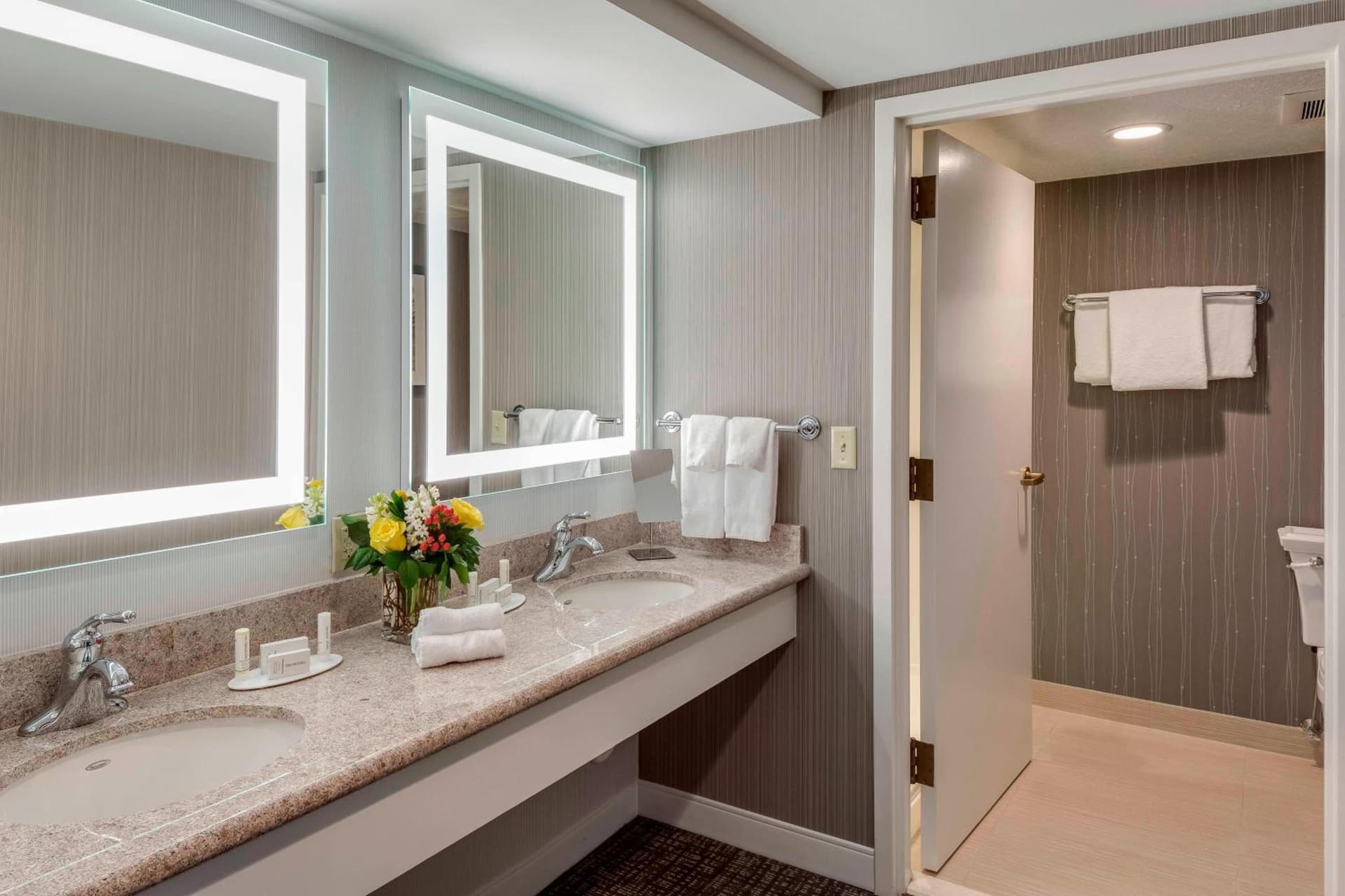 Courtyard by Marriott Portsmouth gallery photo in Portsmouth, NH — image 21
