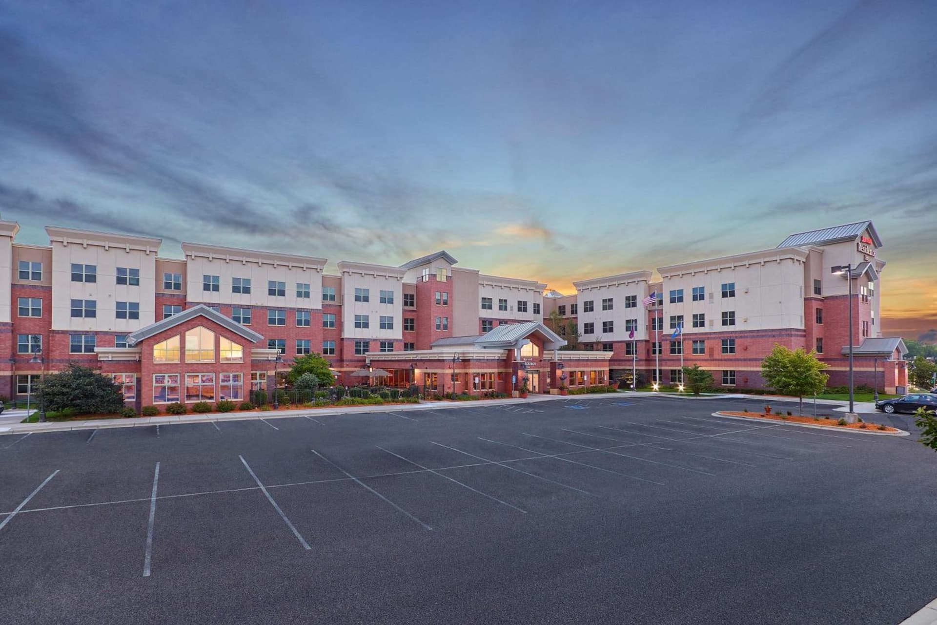 Residence Inn Minneapolis Plymouth interior in Plymouth, MN — gallery photo 2