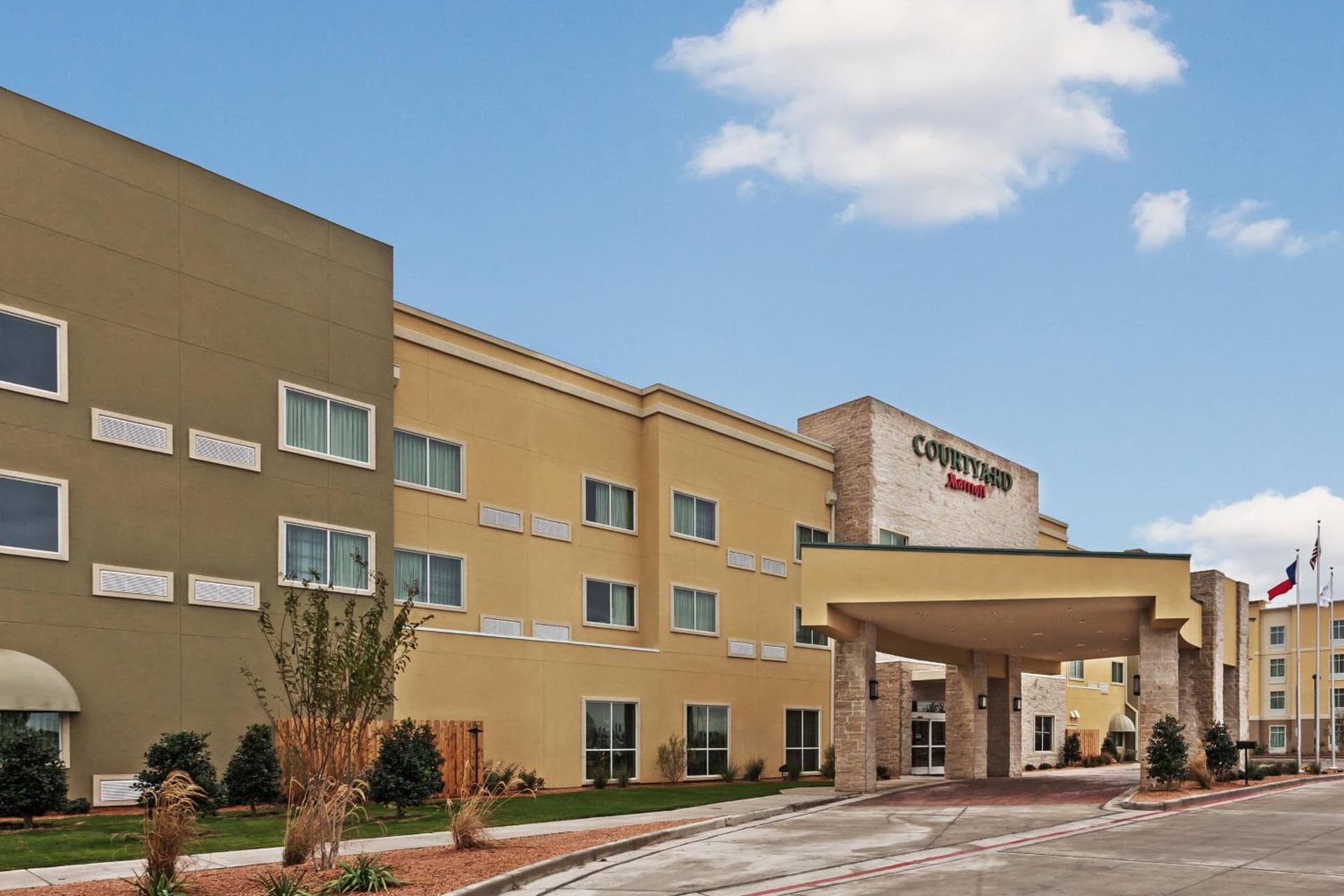 Courtyard by Marriott Odessa interior in Odessa, TX — gallery photo 2