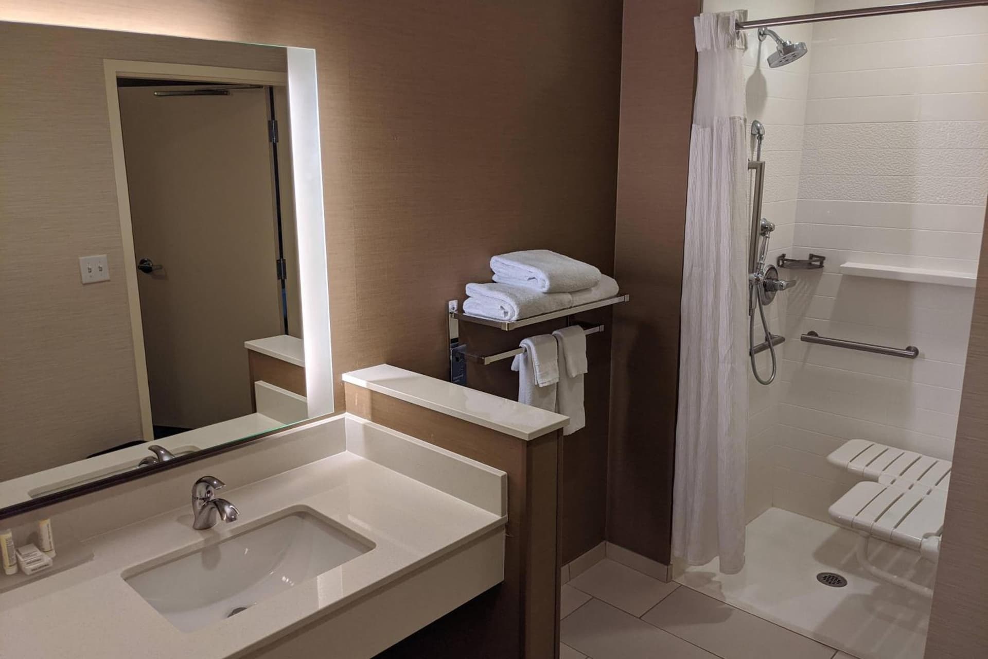 Fairfield Inn & Suites by Marriott Phoenix Tempe/Airport gallery photo in Tempe, AZ — image 5