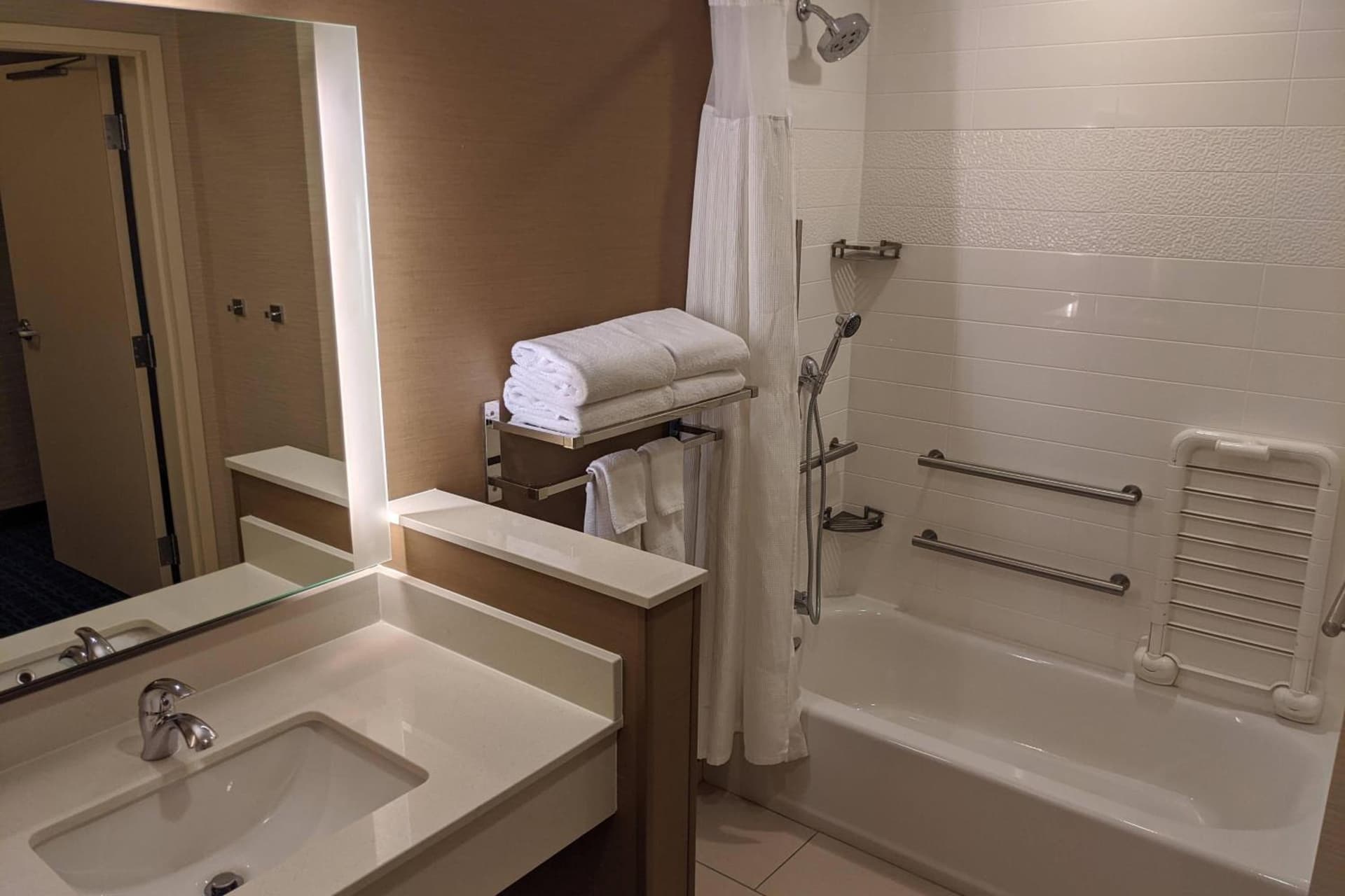 Fairfield Inn & Suites by Marriott Phoenix Tempe/Airport gallery photo in Tempe, AZ — image 7