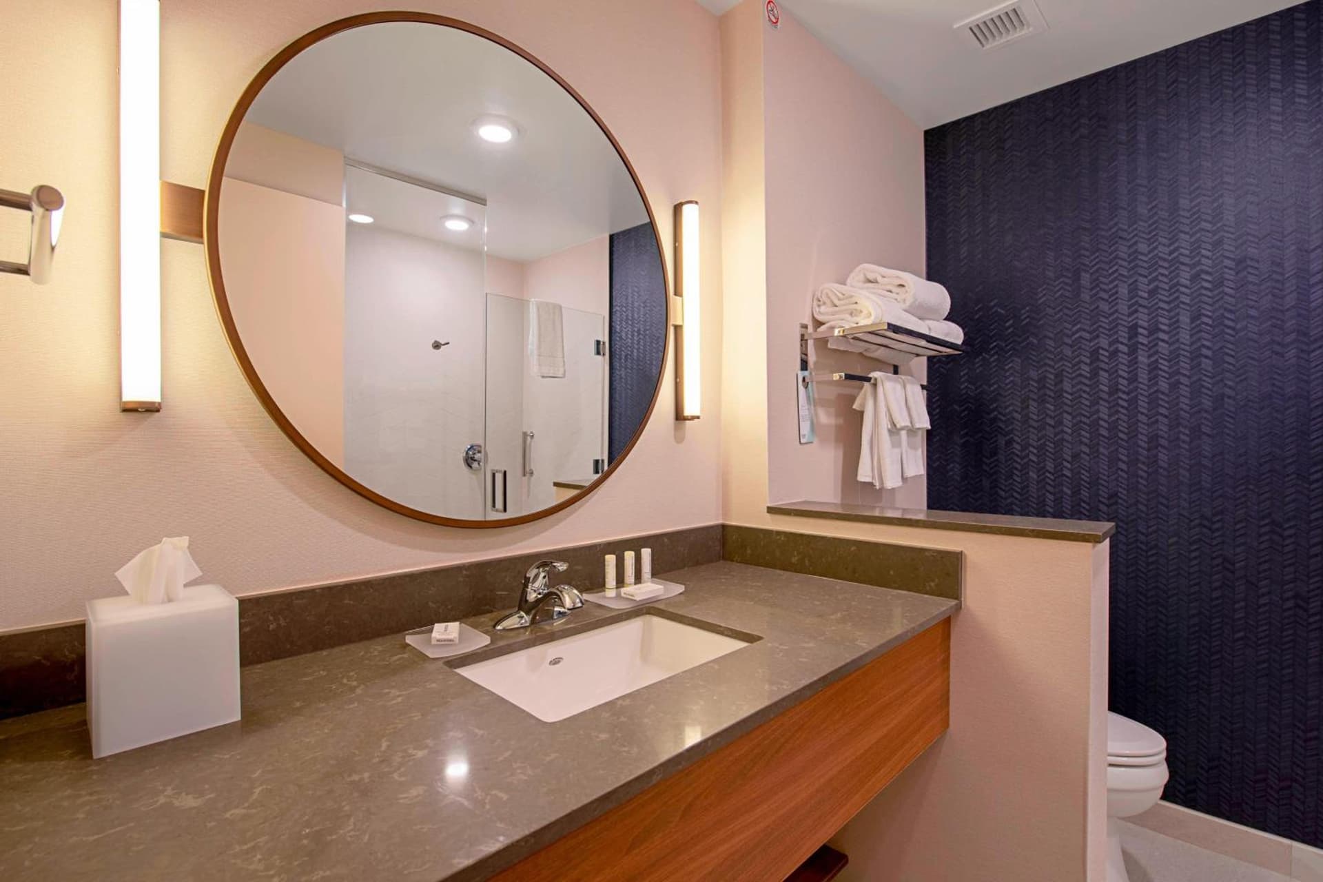 Fairfield Inn & Suites By Marriott Duluth Waterfront gallery photo in Duluth, MN — image 23
