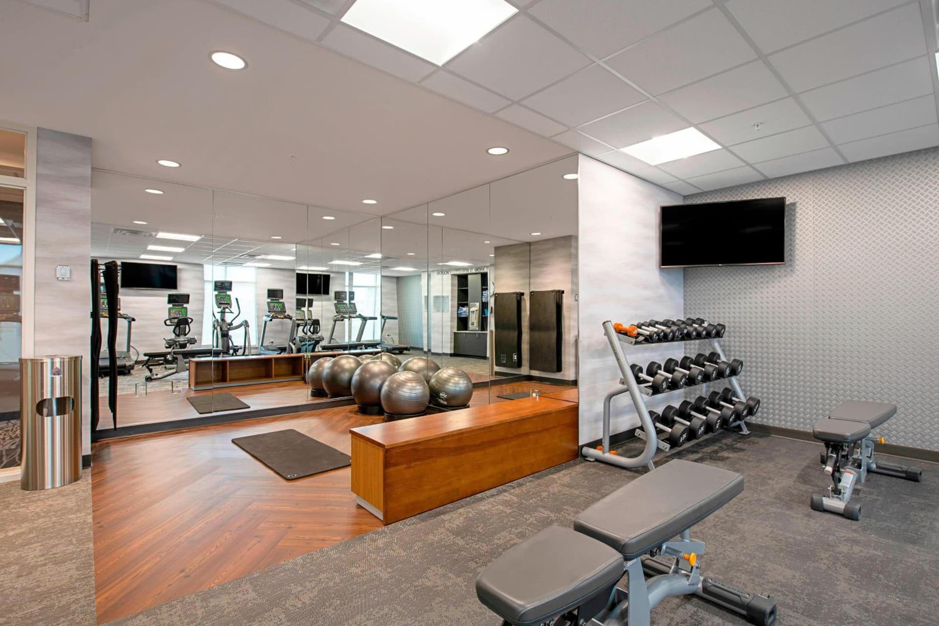 Fairfield Inn & Suites By Marriott Duluth Waterfront gallery photo in Duluth, MN — image 28