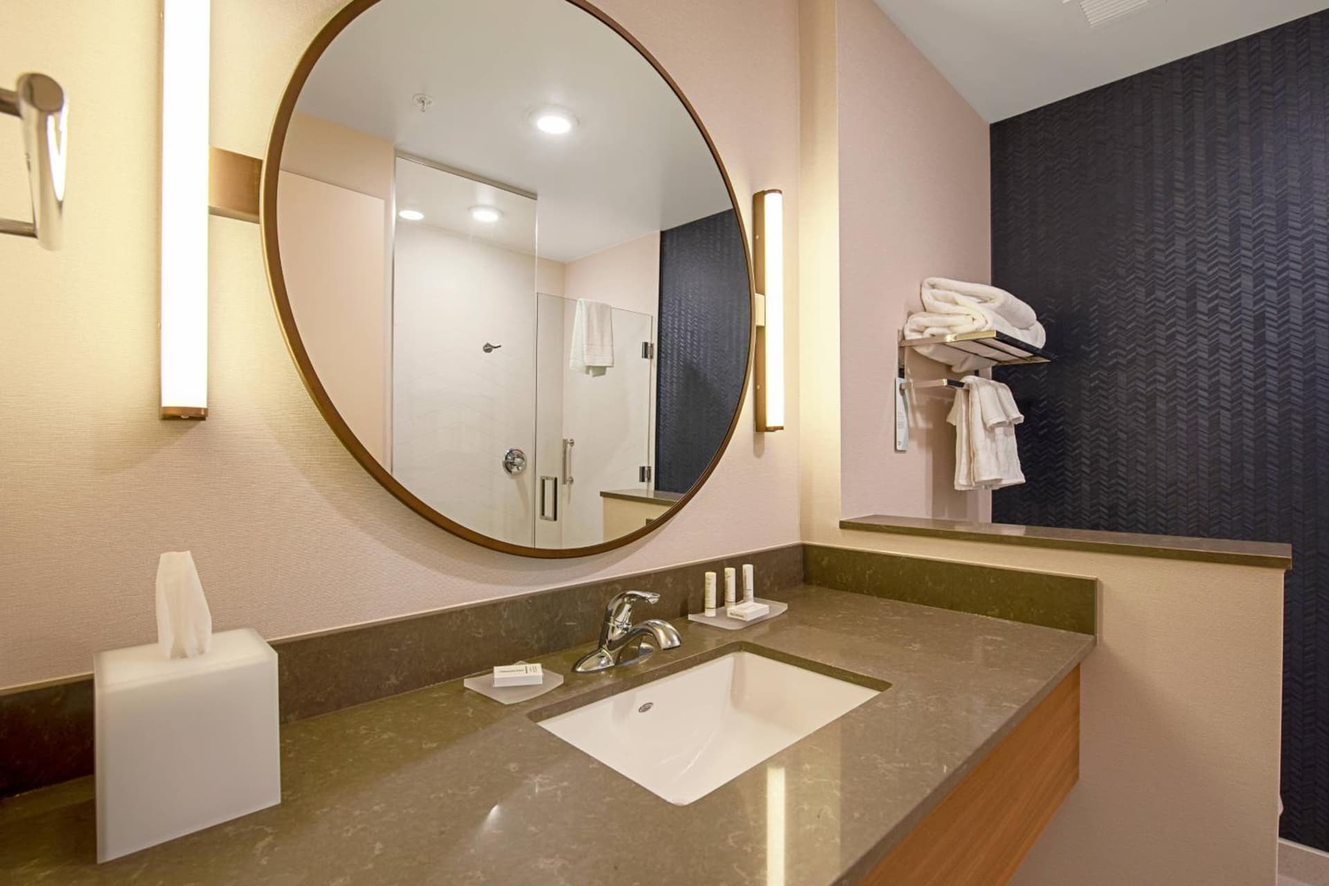 Fairfield Inn & Suites By Marriott Duluth Waterfront gallery photo in Duluth, MN — image 30
