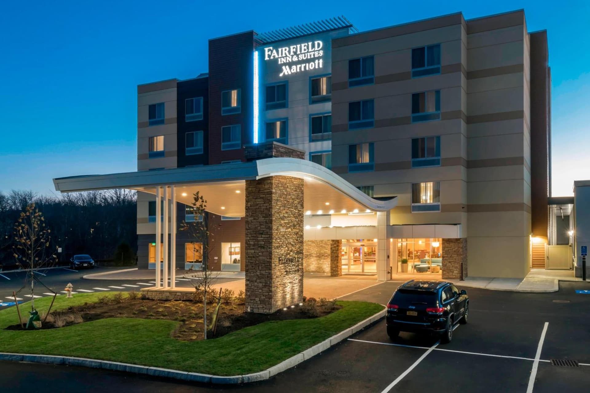Fairfield Inn & Suites by Marriott Boston Marlborough/Apex Center interior in Marlborough, MA — gallery photo 2