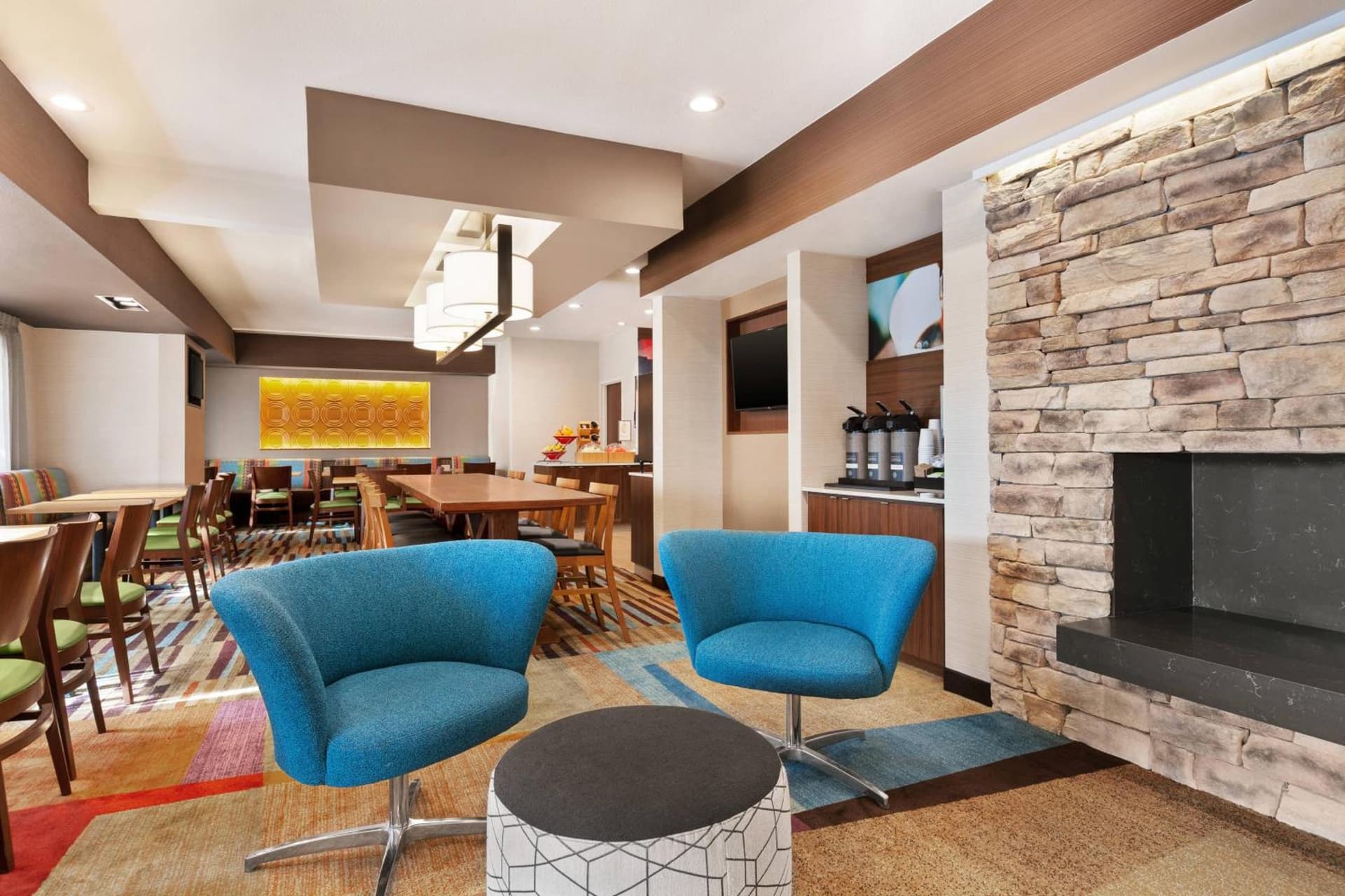 Fairfield Inn by Marriott Roseville property views in Roseville, CA — gallery photo 3