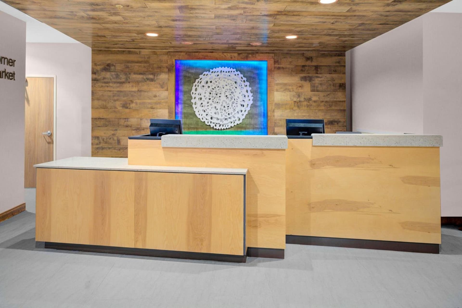 Fairfield Inn & Suites by Marriott Roanoke Salem interior in Salem, VA — gallery photo 2