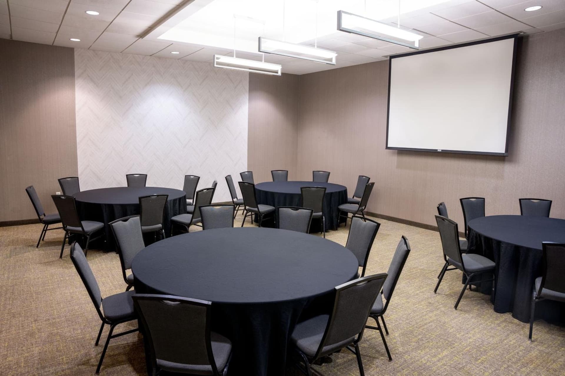 Springhill Suites by Marriott Savannah Downtown Historic District gallery photo in Savannah, GA — image 10