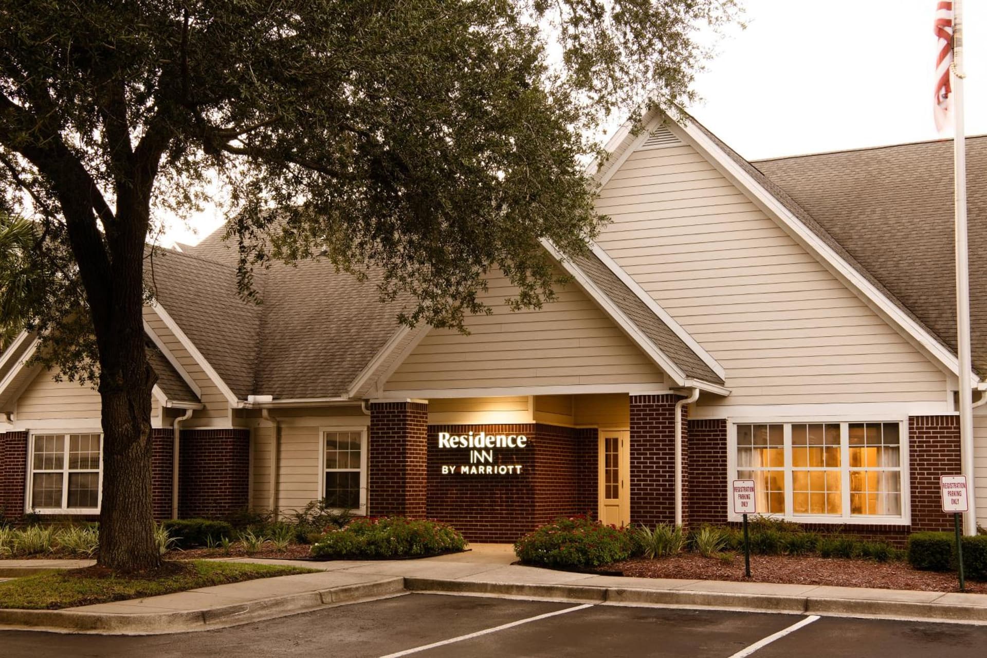 Residence Inn by Marriott Jacksonville Butler Boulevard interior in Jacksonville, FL — gallery photo 2