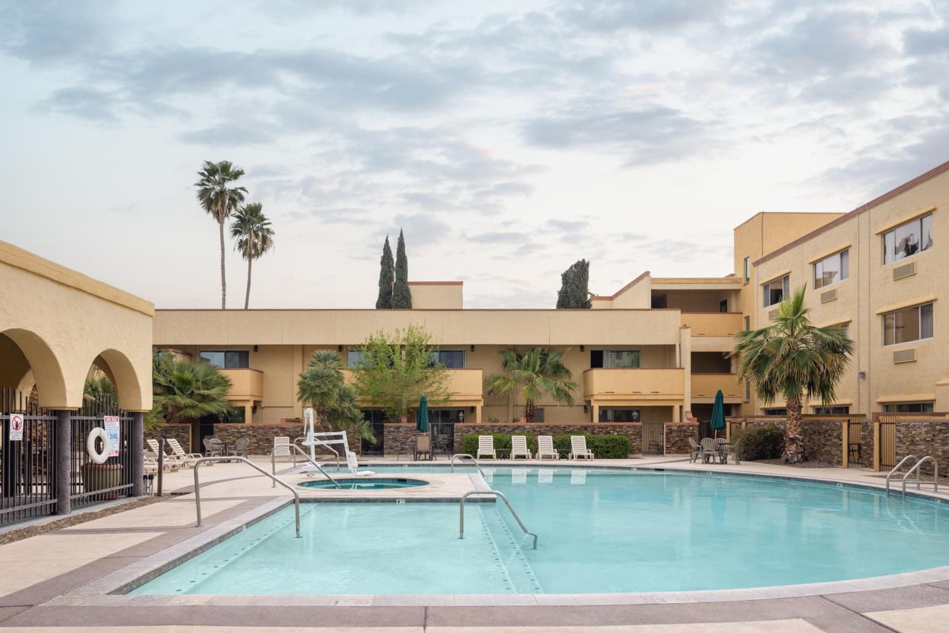 Spark by Hilton Tucson Reid Park gallery photo in Tucson, AZ — image 4