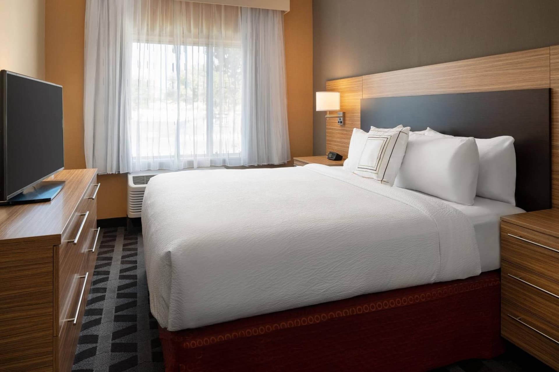 TownePlace Suites Fresno Clovis interior in Clovis, CA — gallery photo 2