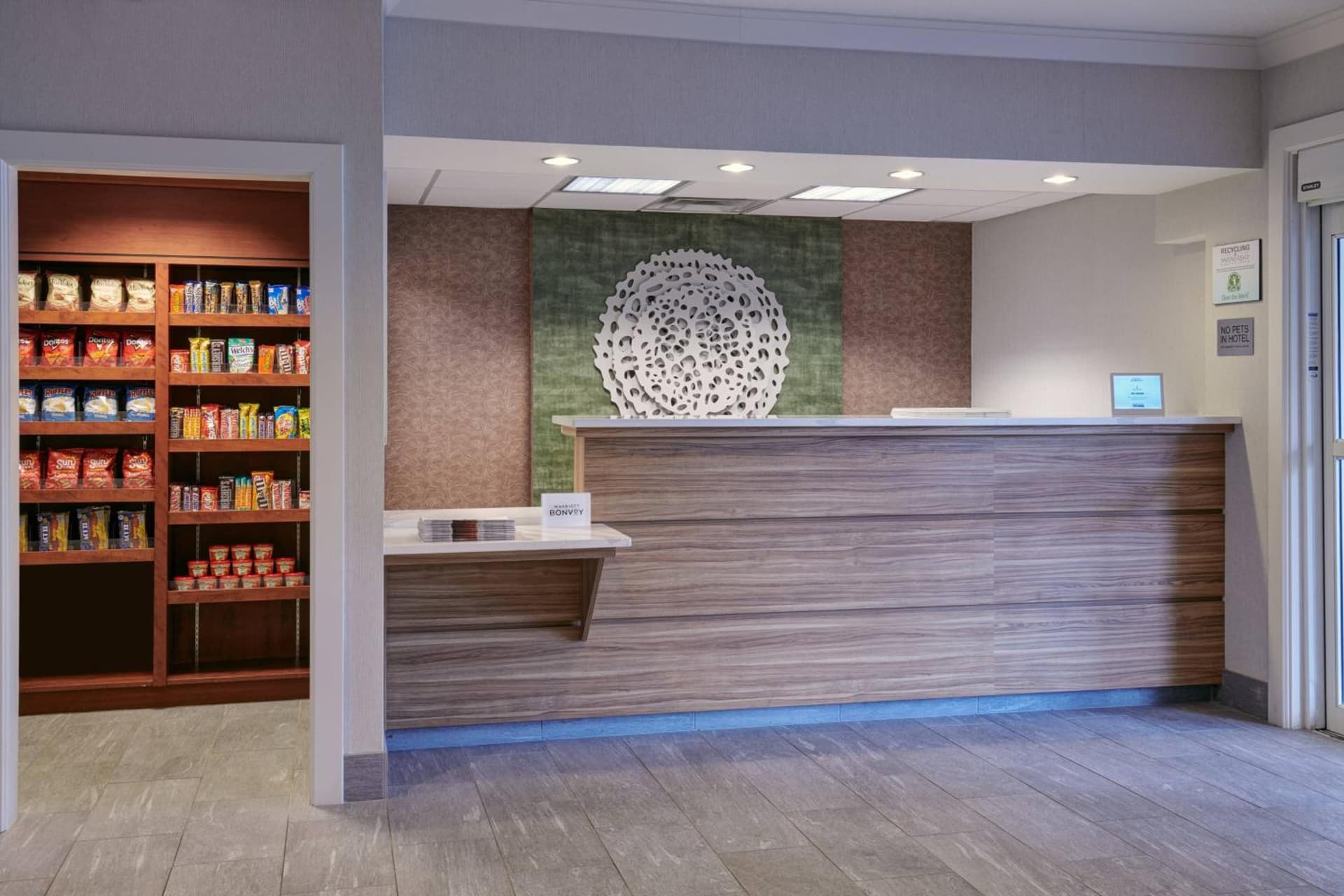 Fairfield Inn & Suites Detroit Livonia interior in Livonia, MI — gallery photo 2