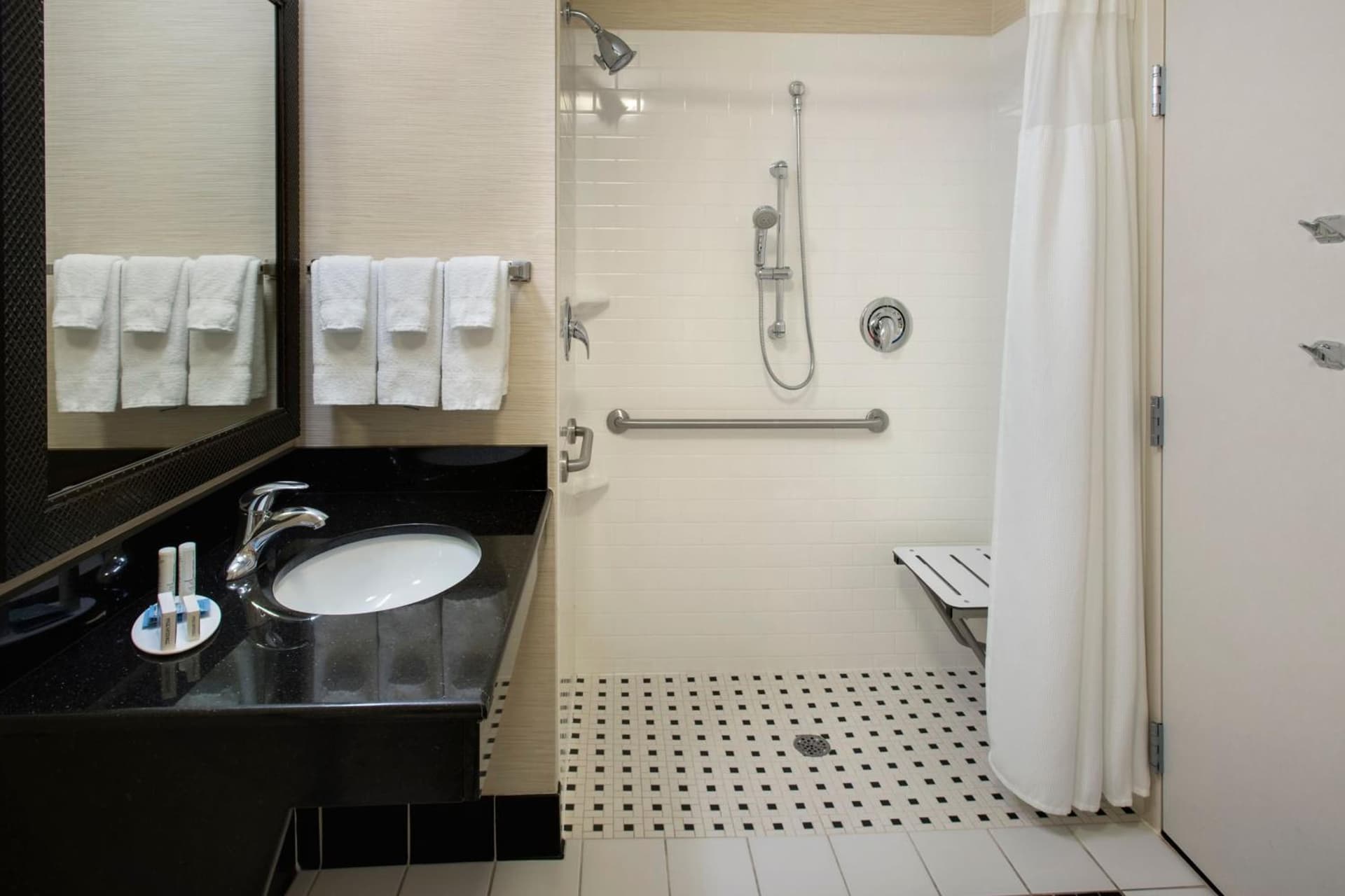Fairfield by Marriott Inn & Suites Verona Turning Stone gallery photo in Verona — image 27