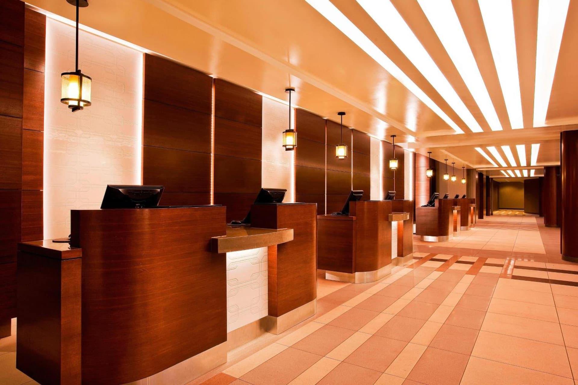 Sheraton Kansas City Hotel at Crown Center property views in Kansas City, MO — gallery photo 3