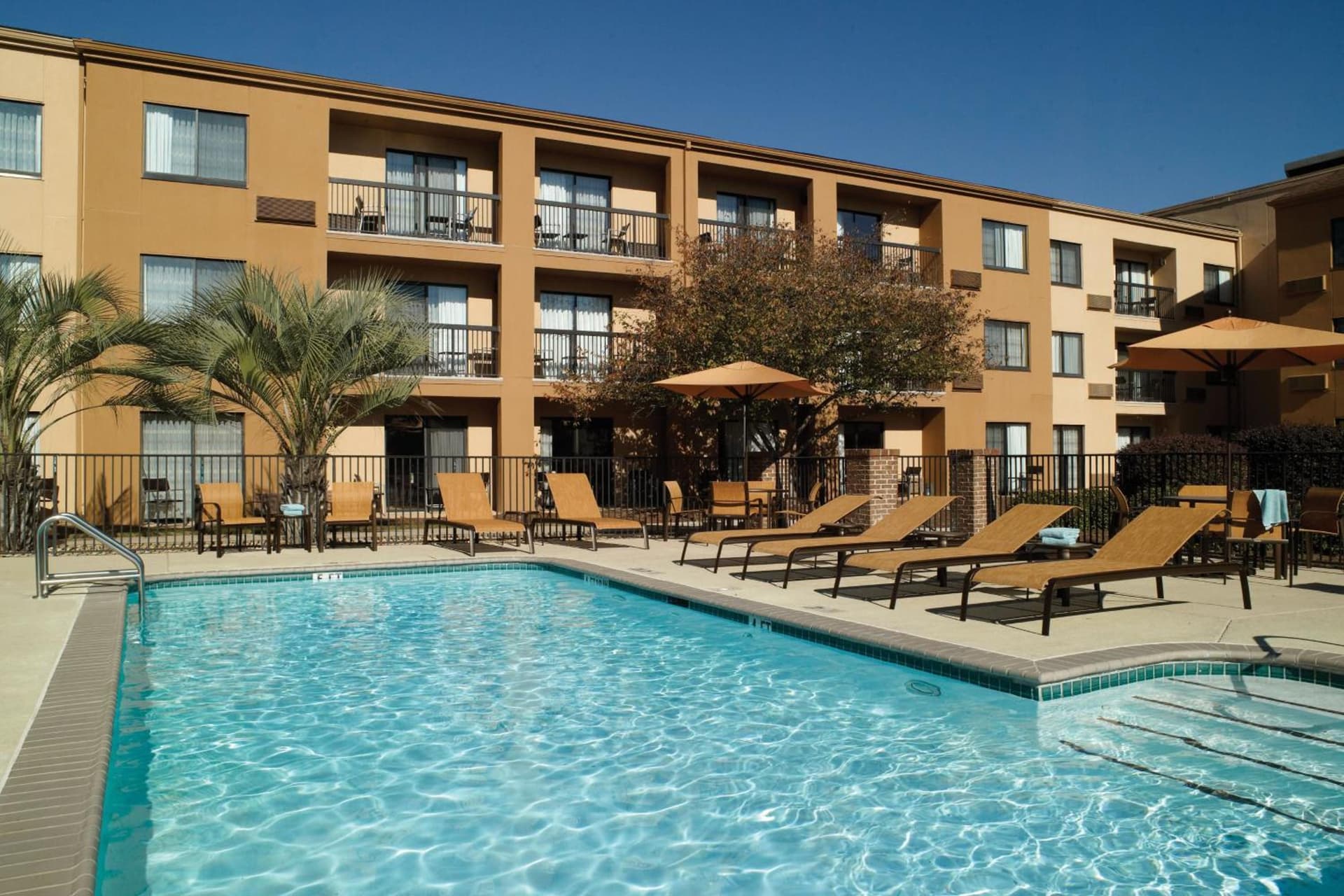 Courtyard by Marriott Macon gallery photo in Macon, GA — image 24