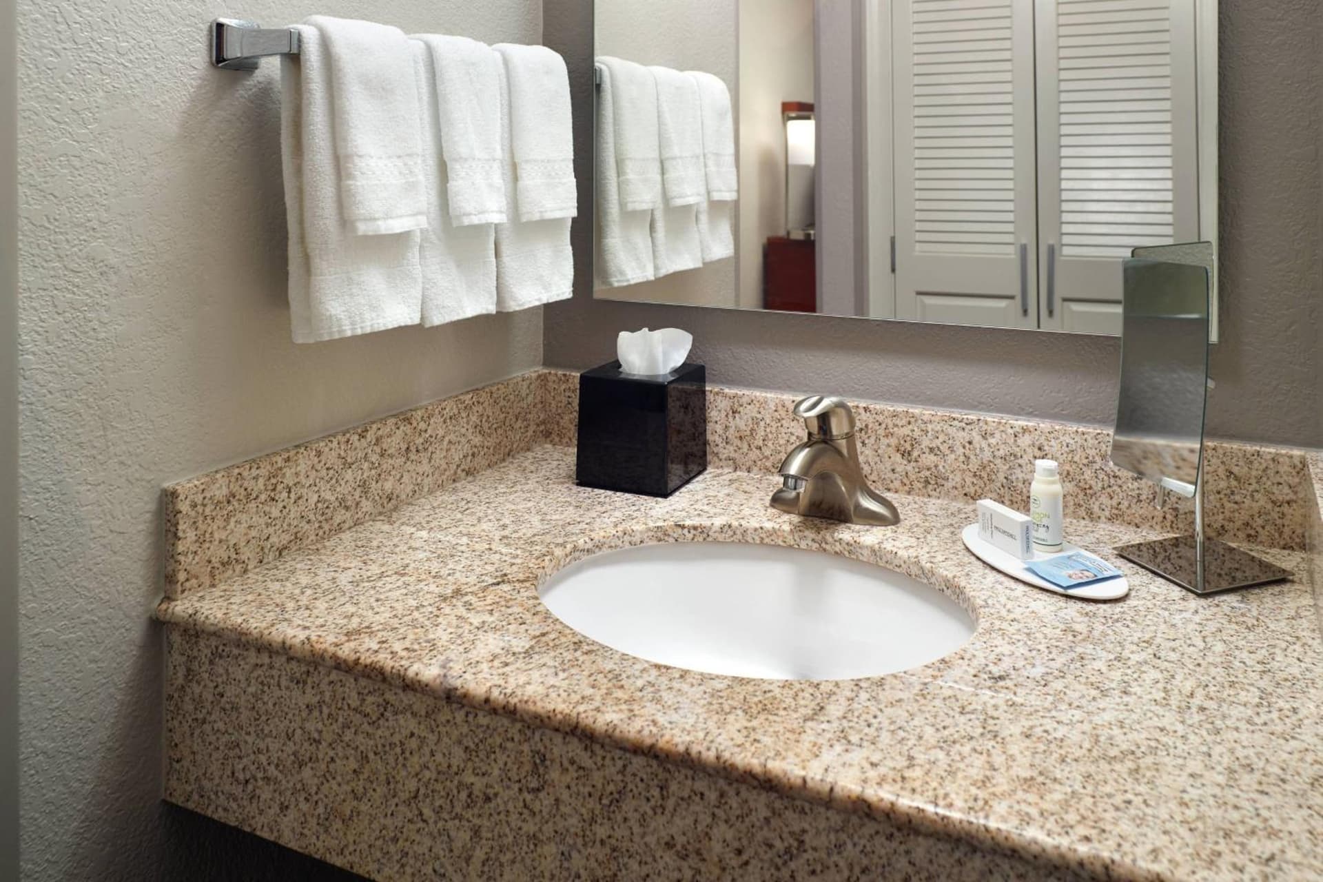Courtyard by Marriott Macon gallery photo in Macon, GA — image 6