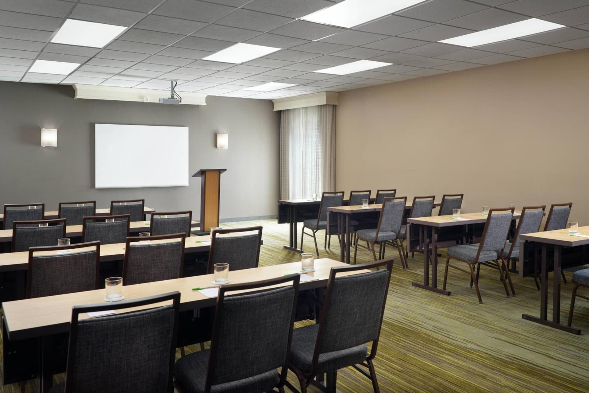 Courtyard by Marriott Macon gallery photo in Macon, GA — image 13