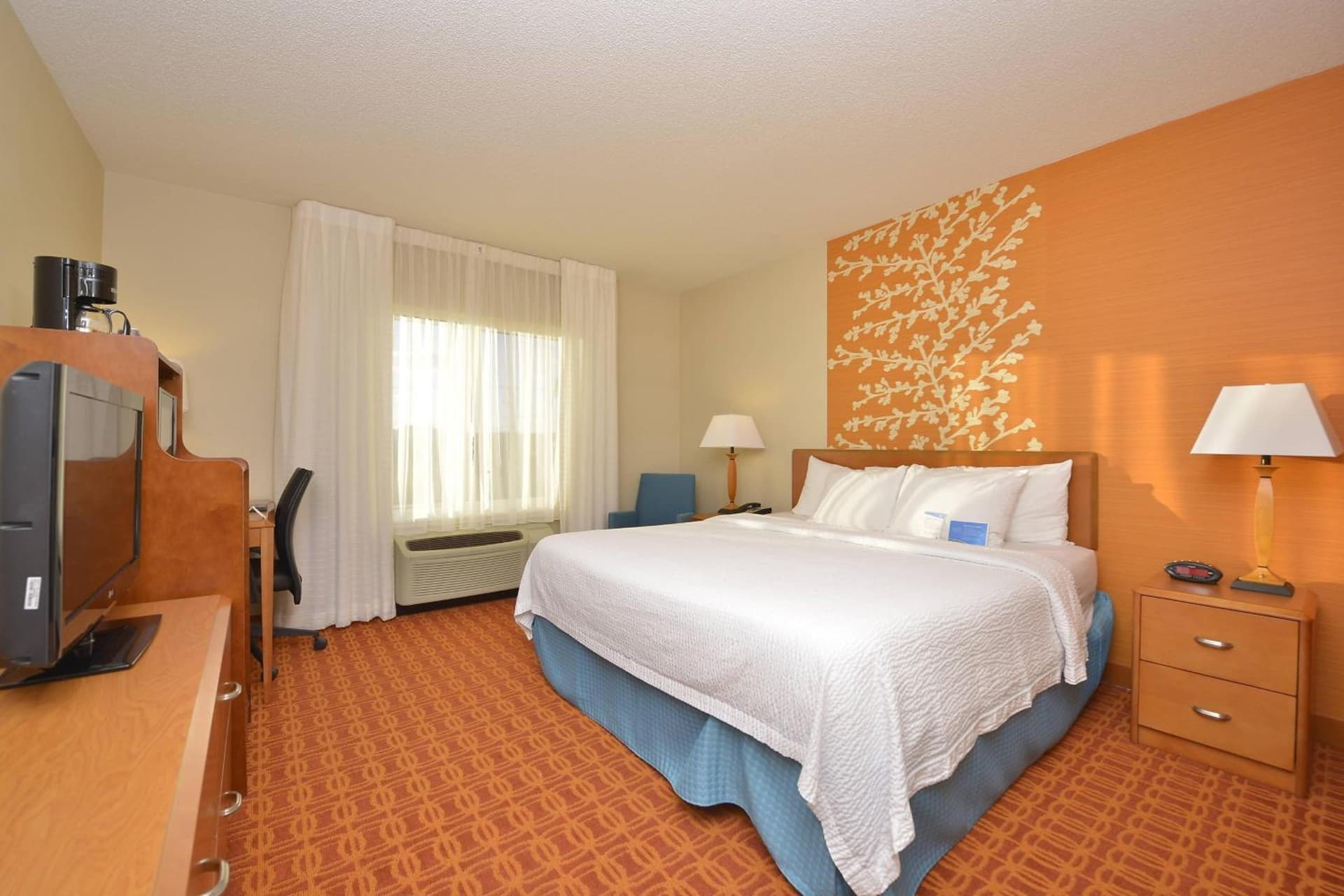 Fairfield Inn and Suites by Marriott Williamsport interior in Williamsport, PA — gallery photo 2