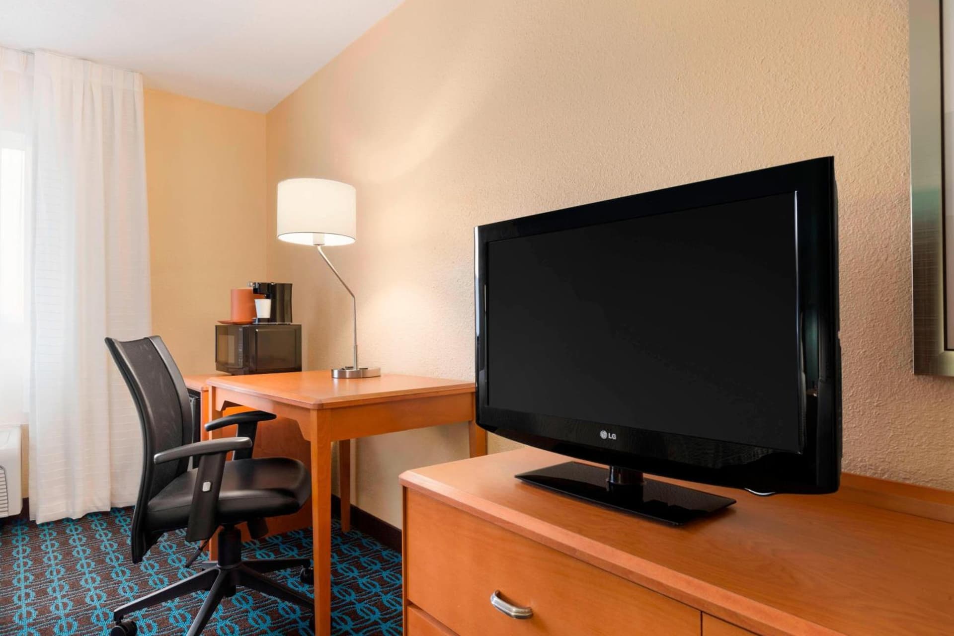 Fairfield Inn & Suites Saginaw interior in Saginaw, MI — gallery photo 2