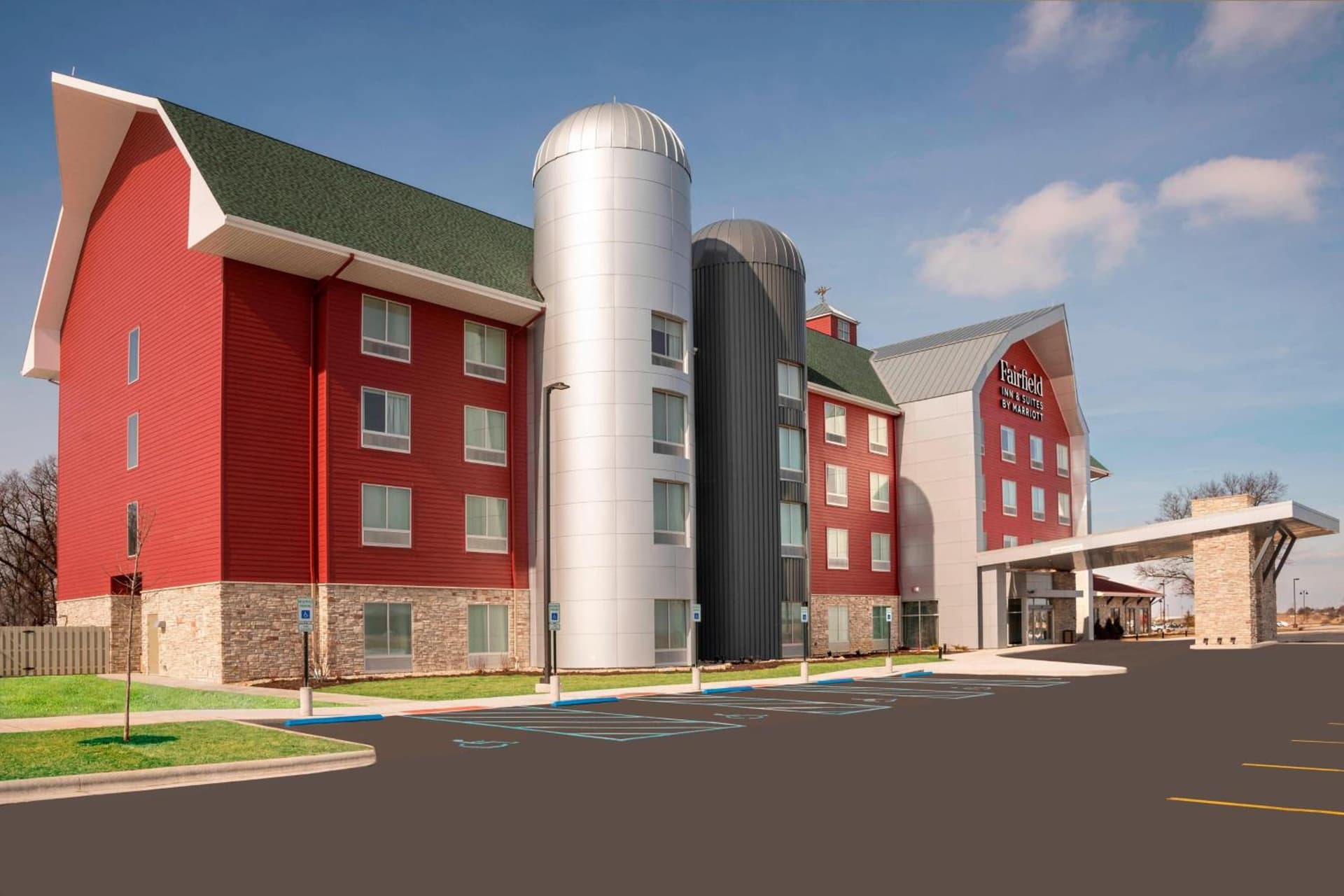 Fairfield Inn & Suites by Marriott Fair Oaks Farms interior in Fair Oaks, IN — gallery photo 2