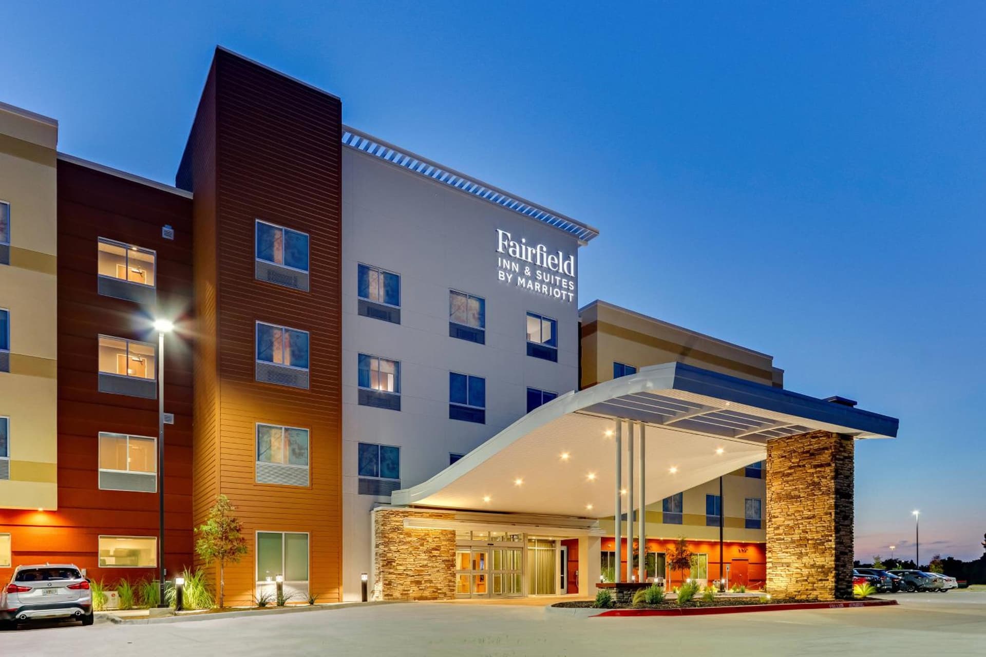 Fairfield Inn & Suites by Marriott Dallas Love Field interior in Dallas, TX — gallery photo 2