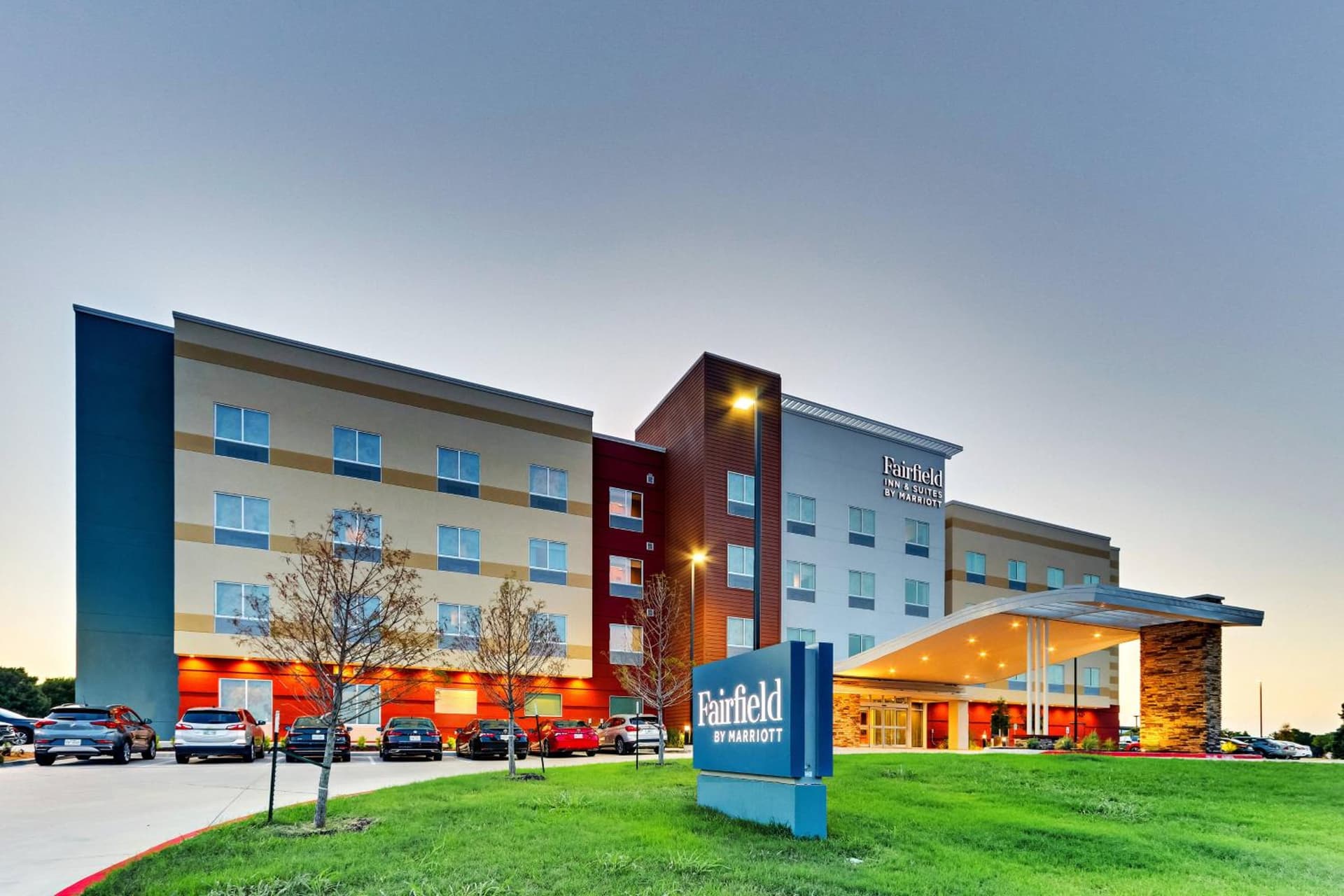 Fairfield Inn & Suites by Marriott Dallas Love Field property views in Dallas, TX — gallery photo 3
