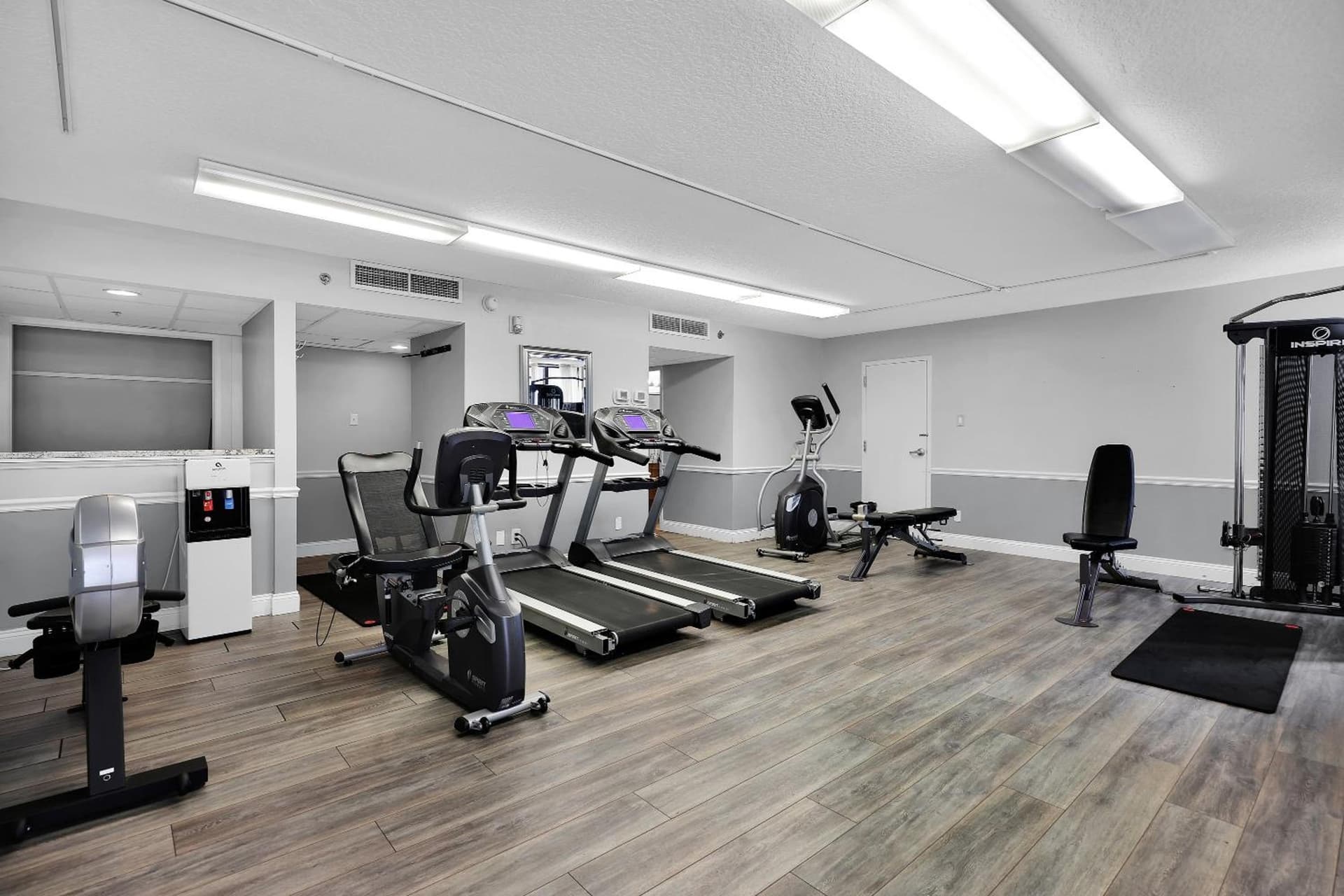 Ramada by Wyndham Jacksonville I-95 by Butler Blvd gallery photo in Jacksonville, FL — image 59