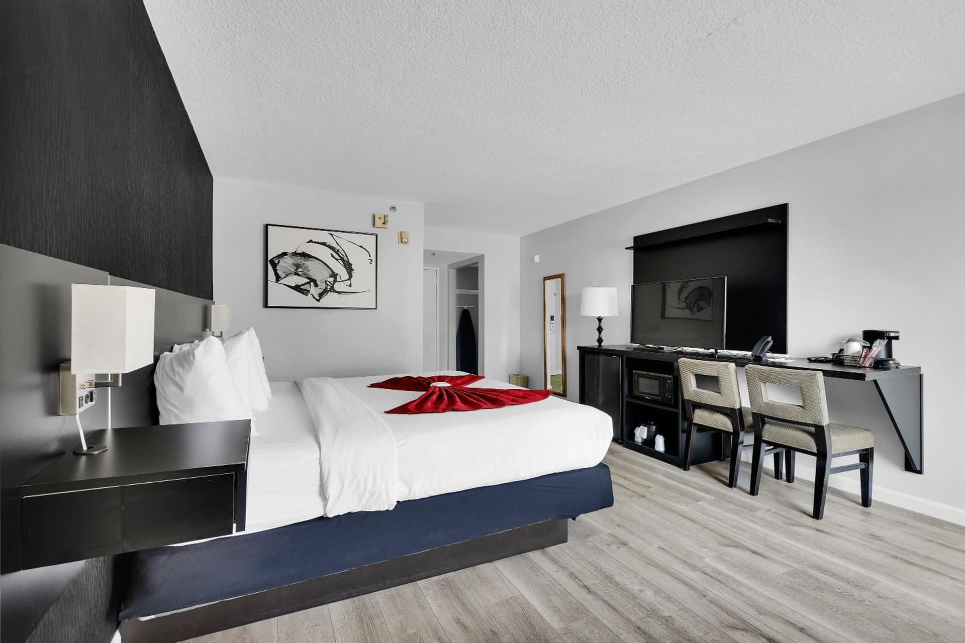Ramada by Wyndham Jacksonville I-95 by Butler Blvd gallery photo in Jacksonville, FL — image 112