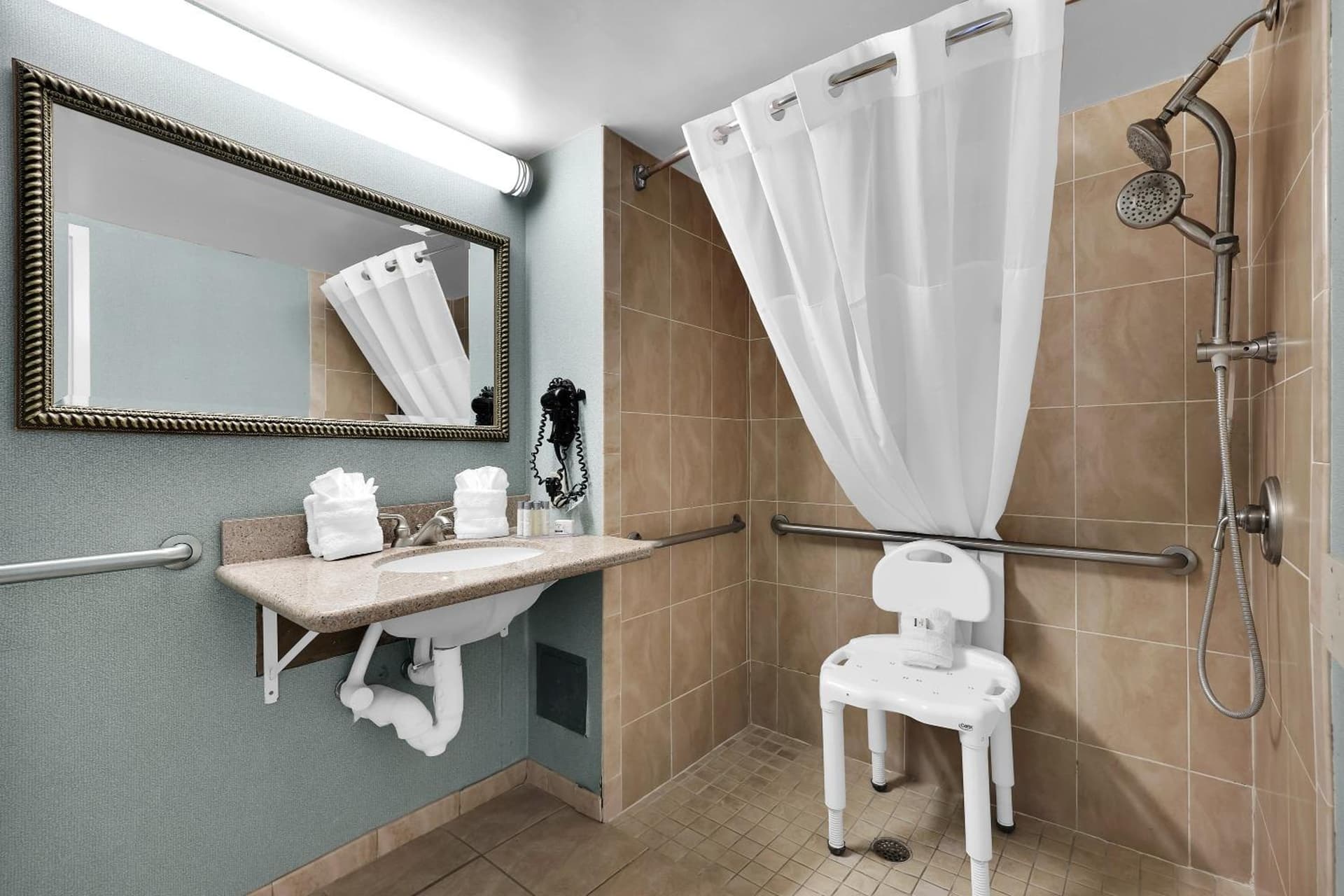 Ramada by Wyndham Jacksonville I-95 by Butler Blvd gallery photo in Jacksonville, FL — image 31